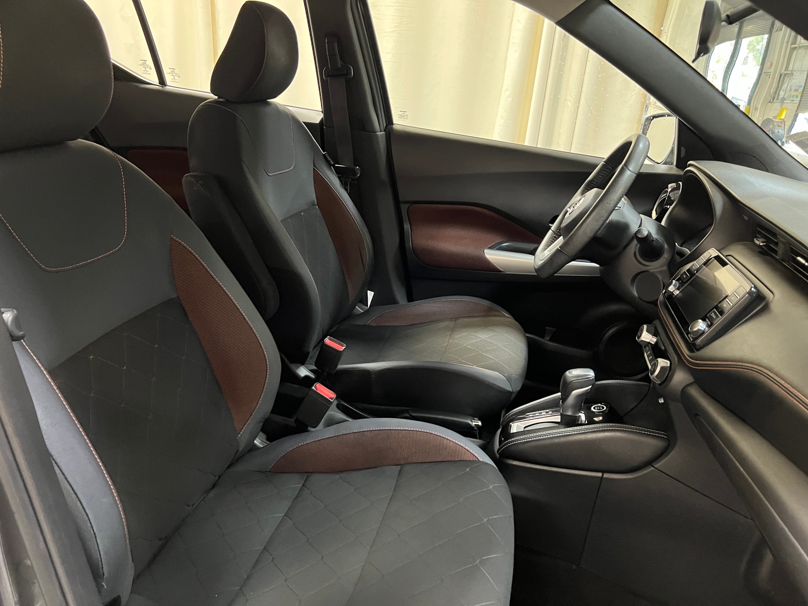 Thumbnail: 2019 Nissan Kicks - 2