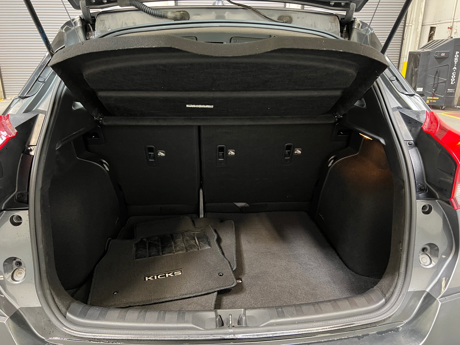 Thumbnail: 2019 Nissan Kicks - 7