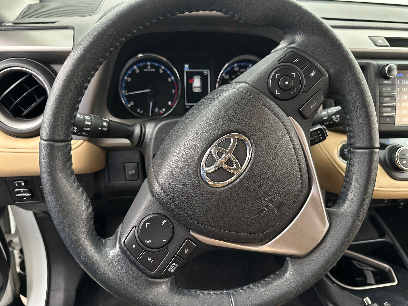 Thumbnail: 2017 Toyota RAV4 - 4