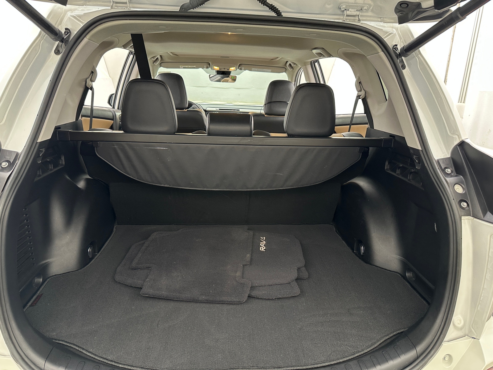 Thumbnail: 2017 Toyota RAV4 - 6
