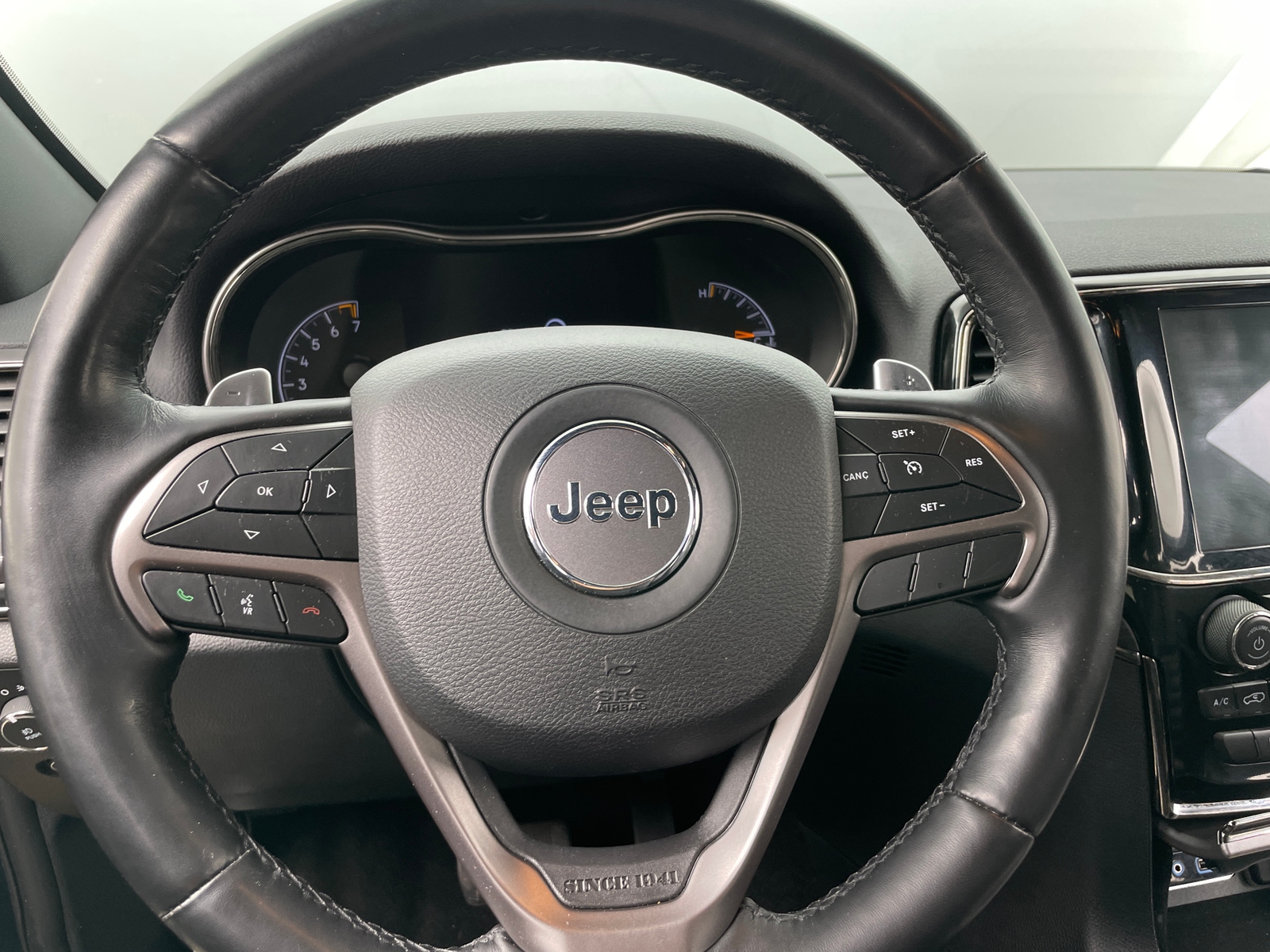 Thumbnail: 2020 Jeep Grand Cherokee - 4