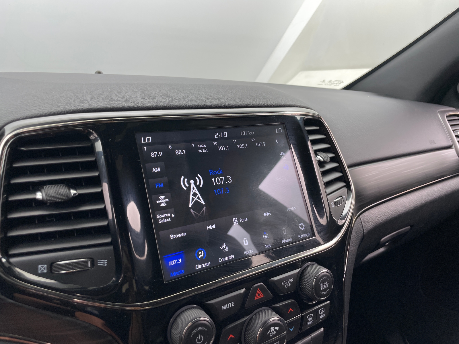 Thumbnail: 2020 Jeep Grand Cherokee - 3