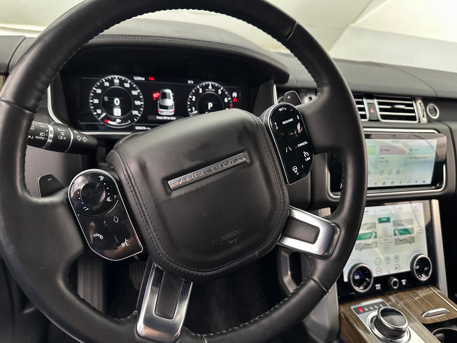 Thumbnail: 2020 Land Rover Range Rover - 4