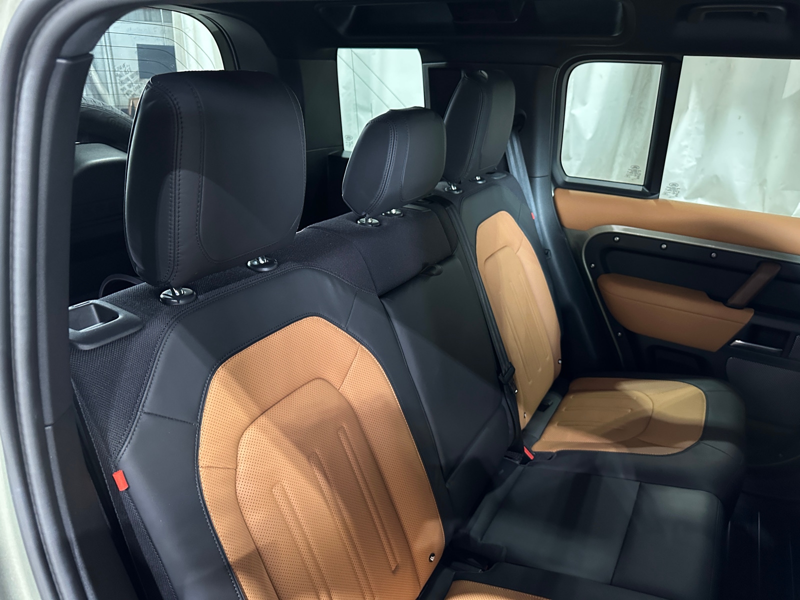 Thumbnail: 2021 Land Rover Defender - 5