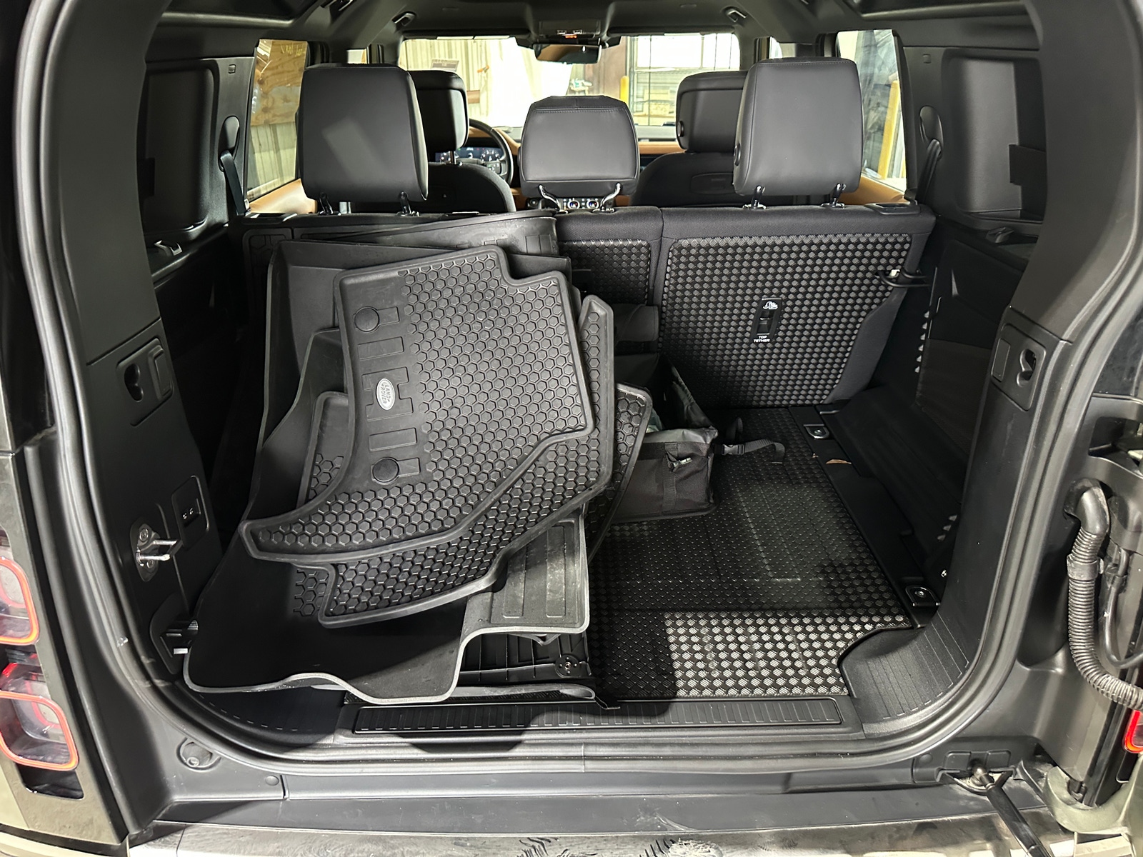 Thumbnail: 2021 Land Rover Defender - 6