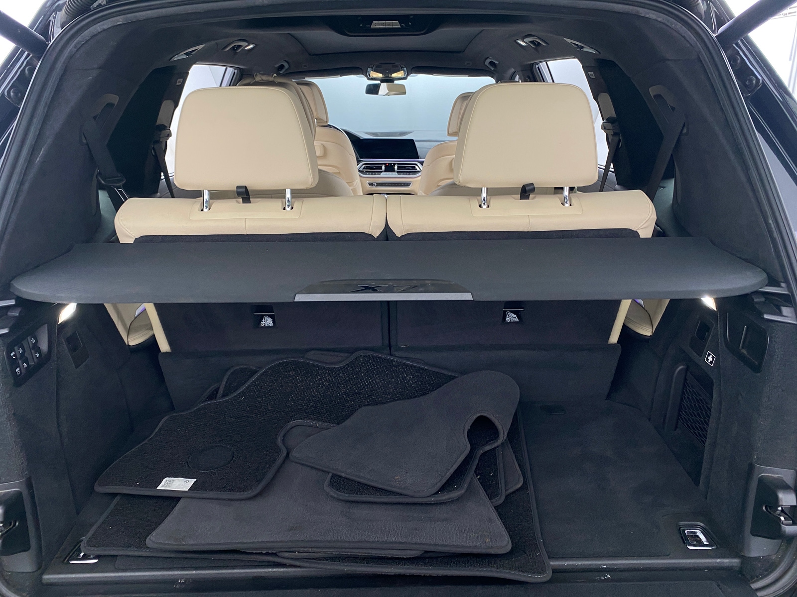 Thumbnail: 2021 BMW X7 - 6