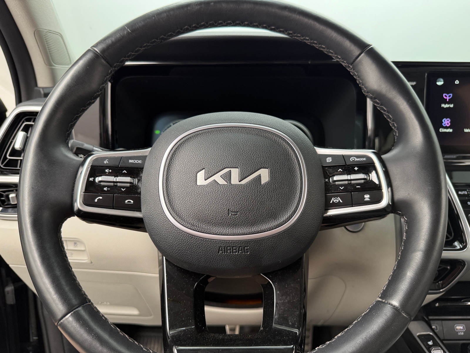 Thumbnail: 2023 Kia Sorento - 4