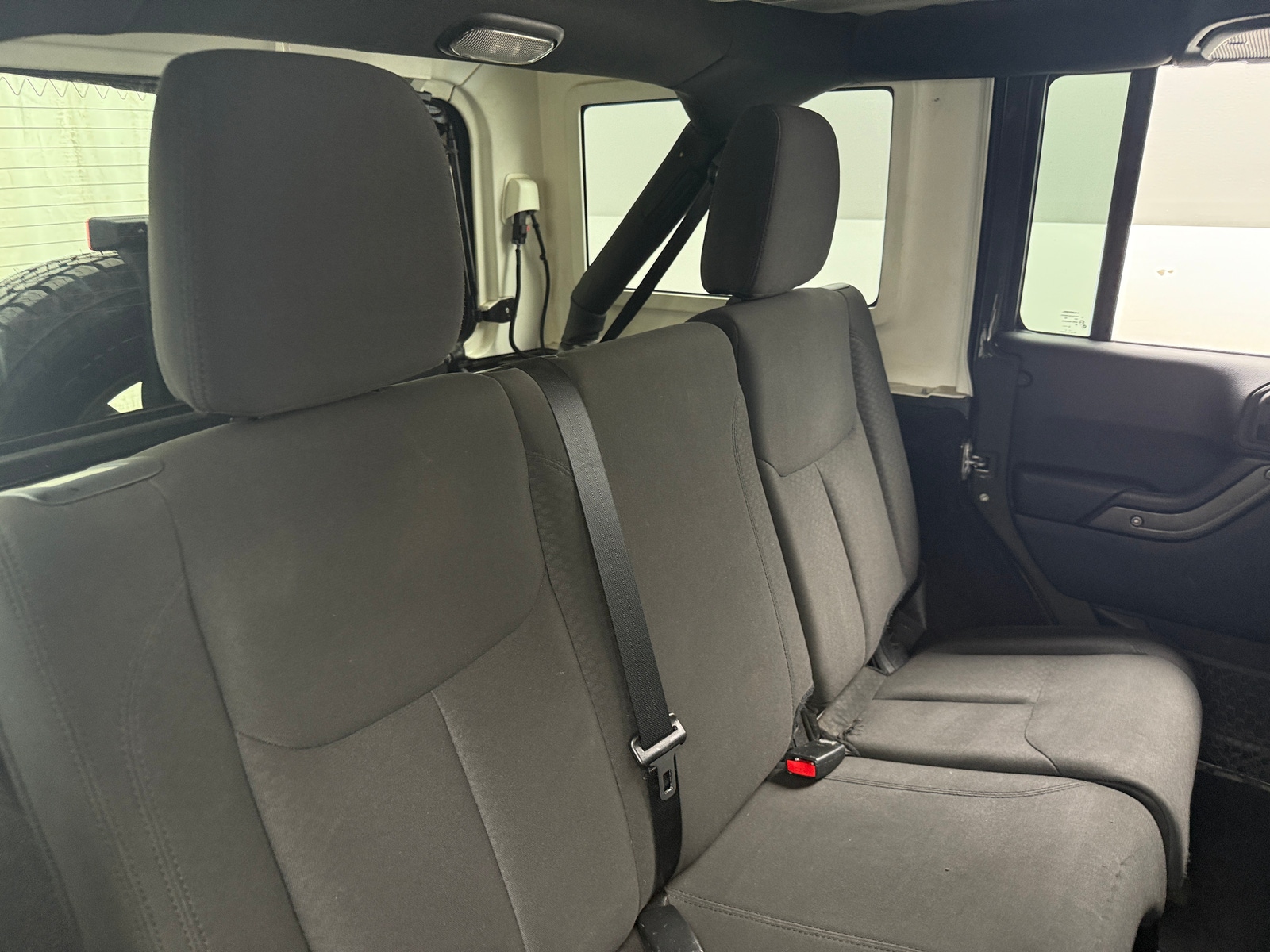 Thumbnail: 2016 Jeep Wrangler - 6