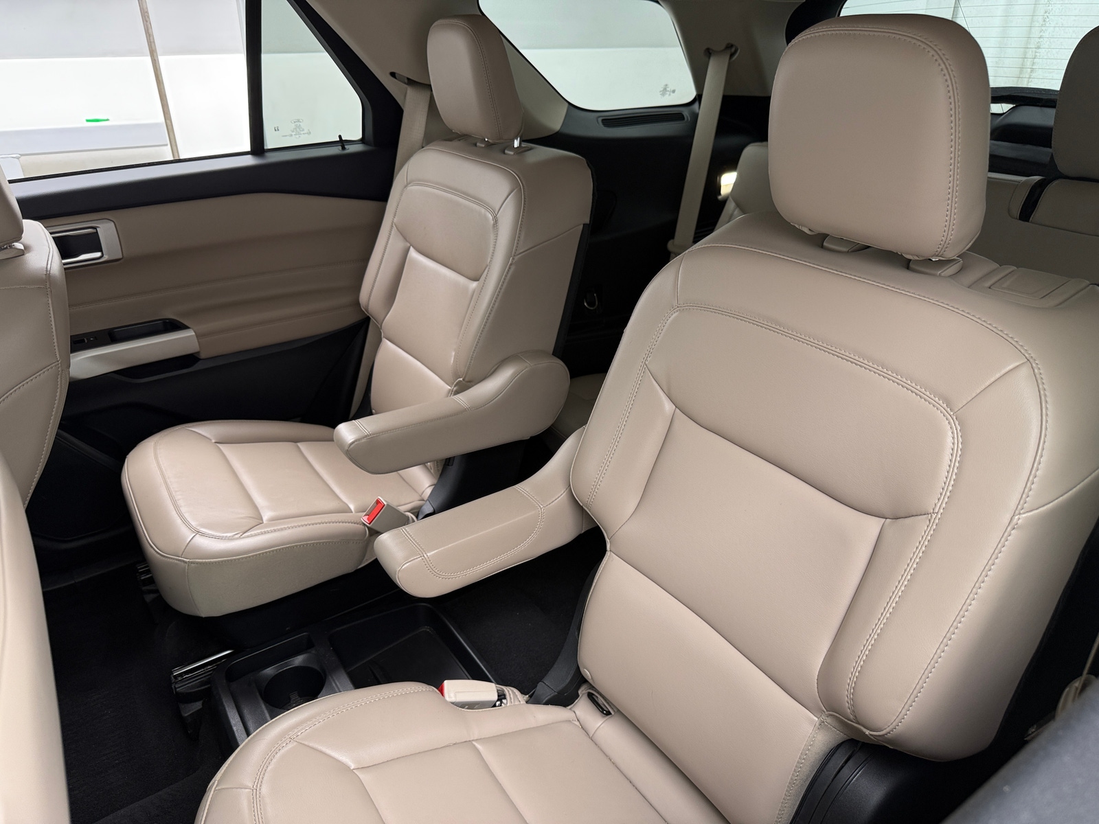 Thumbnail: 2021 Ford Explorer - 6