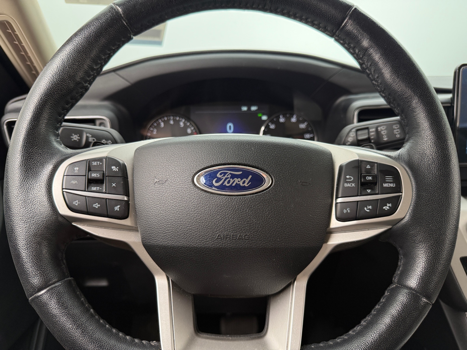 Thumbnail: 2021 Ford Explorer - 5