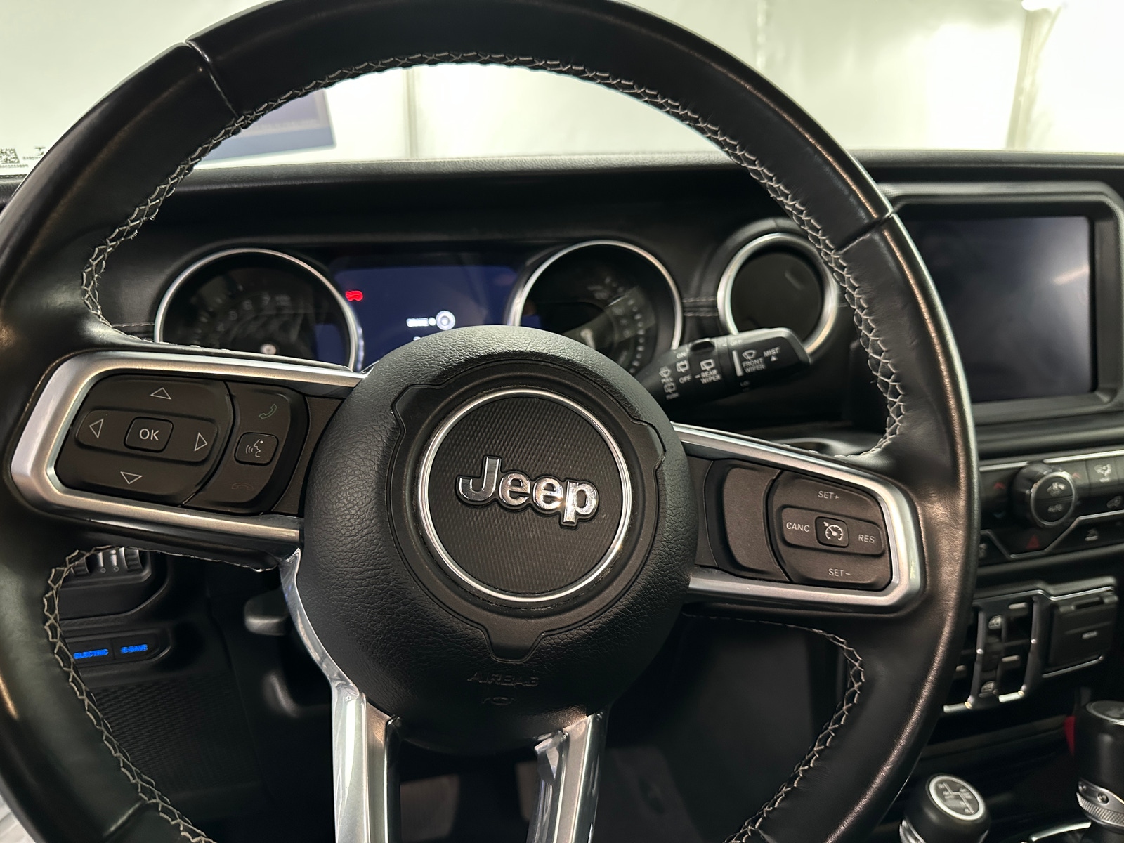 Thumbnail: 2022 Jeep Wrangler - 4