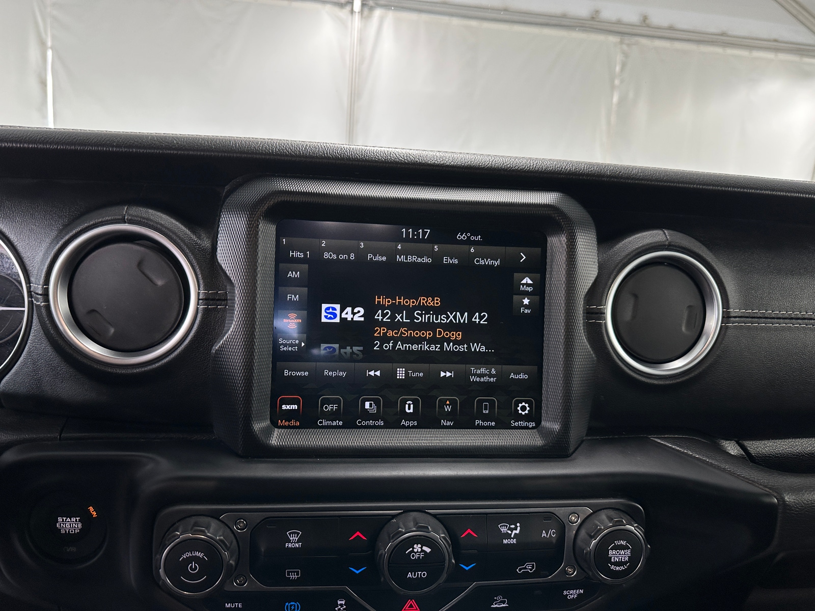 Thumbnail: 2022 Jeep Wrangler - 3