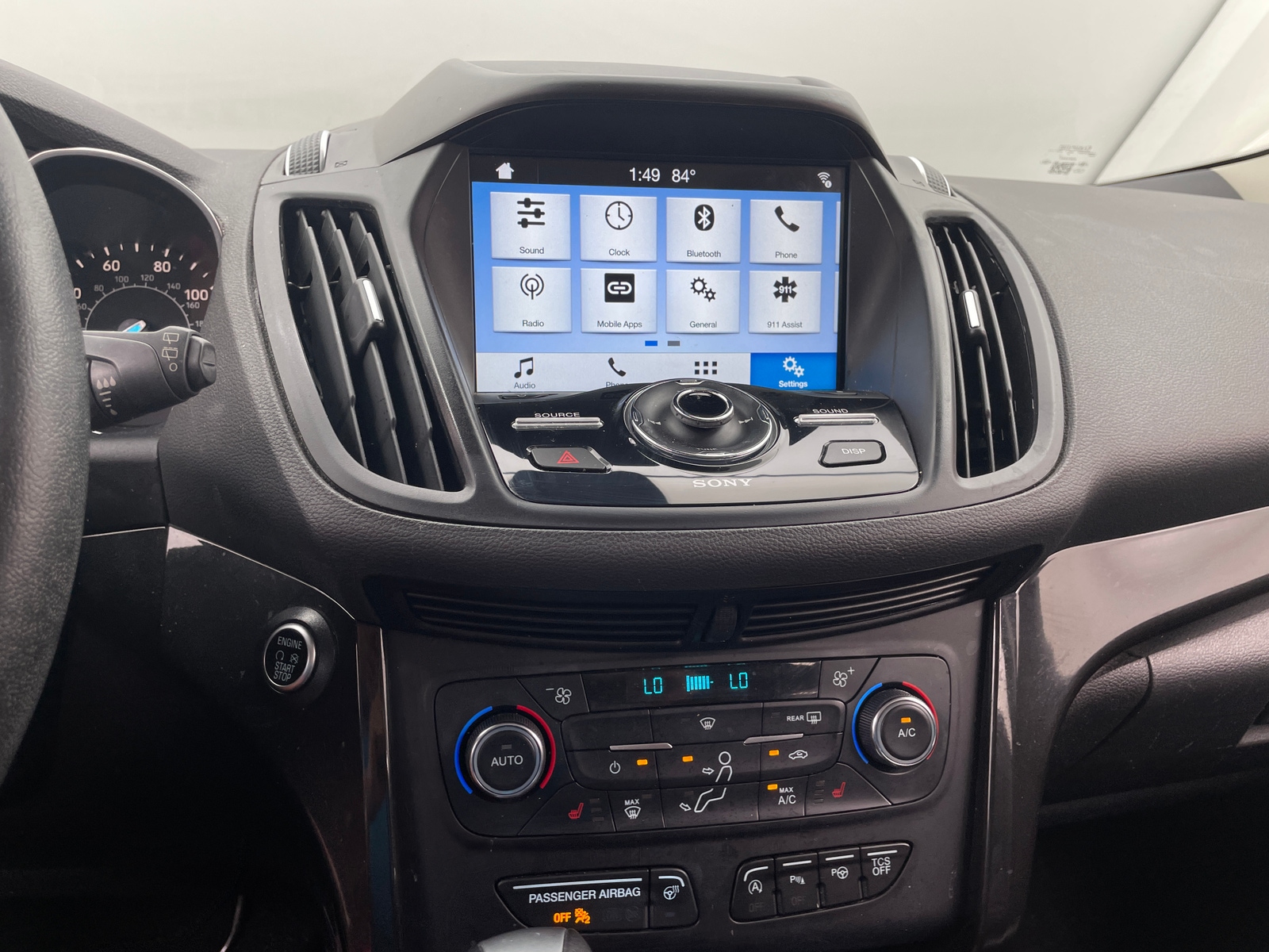 Thumbnail: 2017 Ford Escape - 3