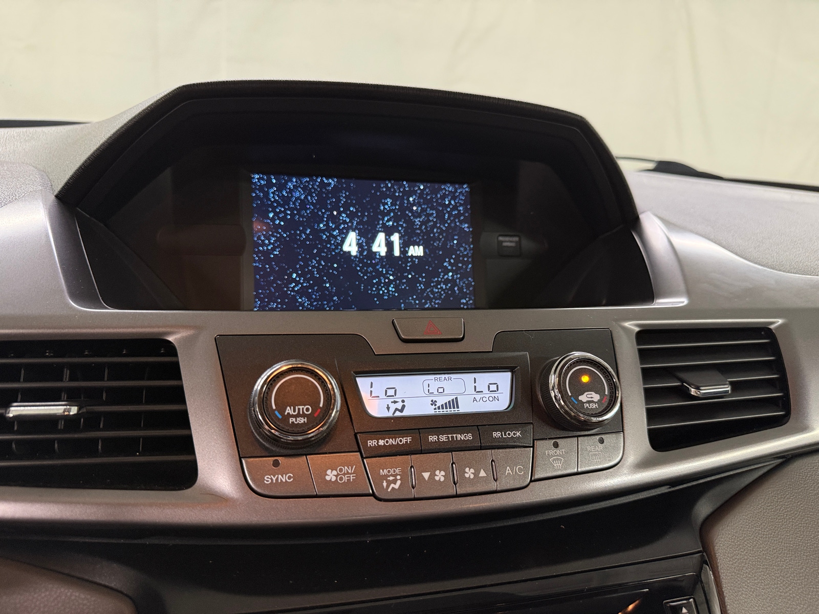 Thumbnail: 2014 Honda Odyssey - 4