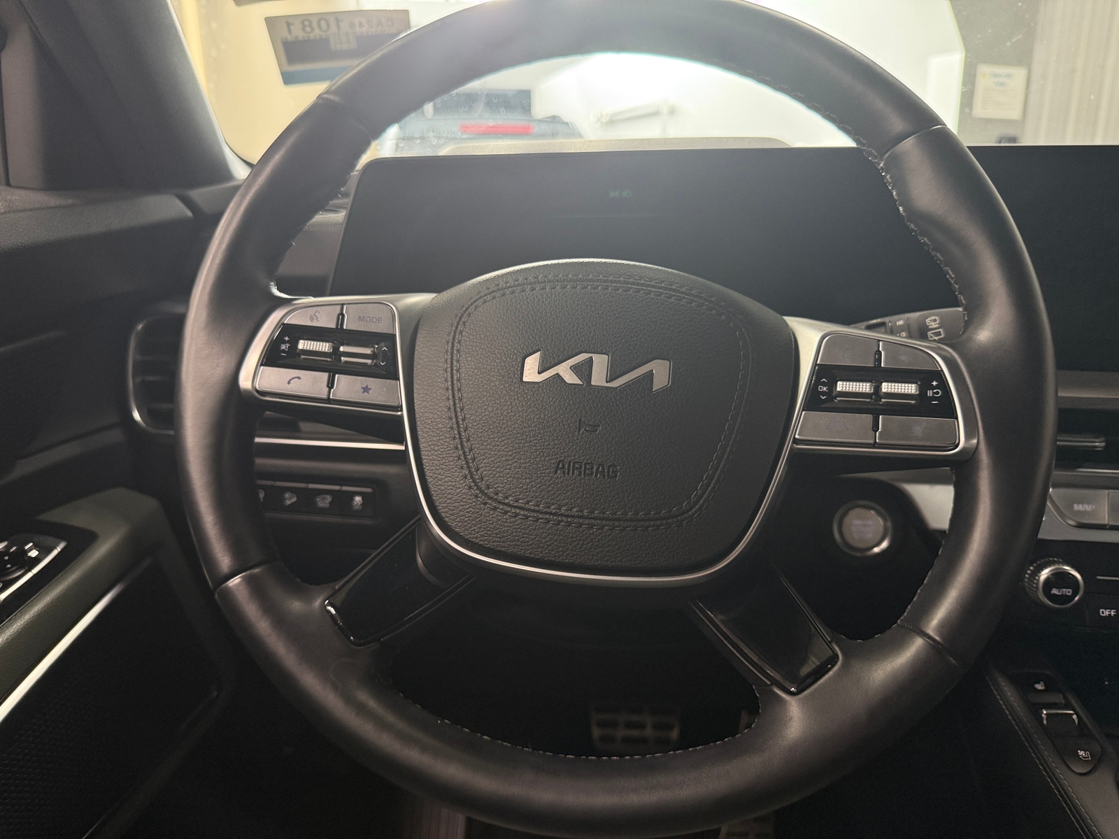 Thumbnail: 2023 Kia Telluride - 4