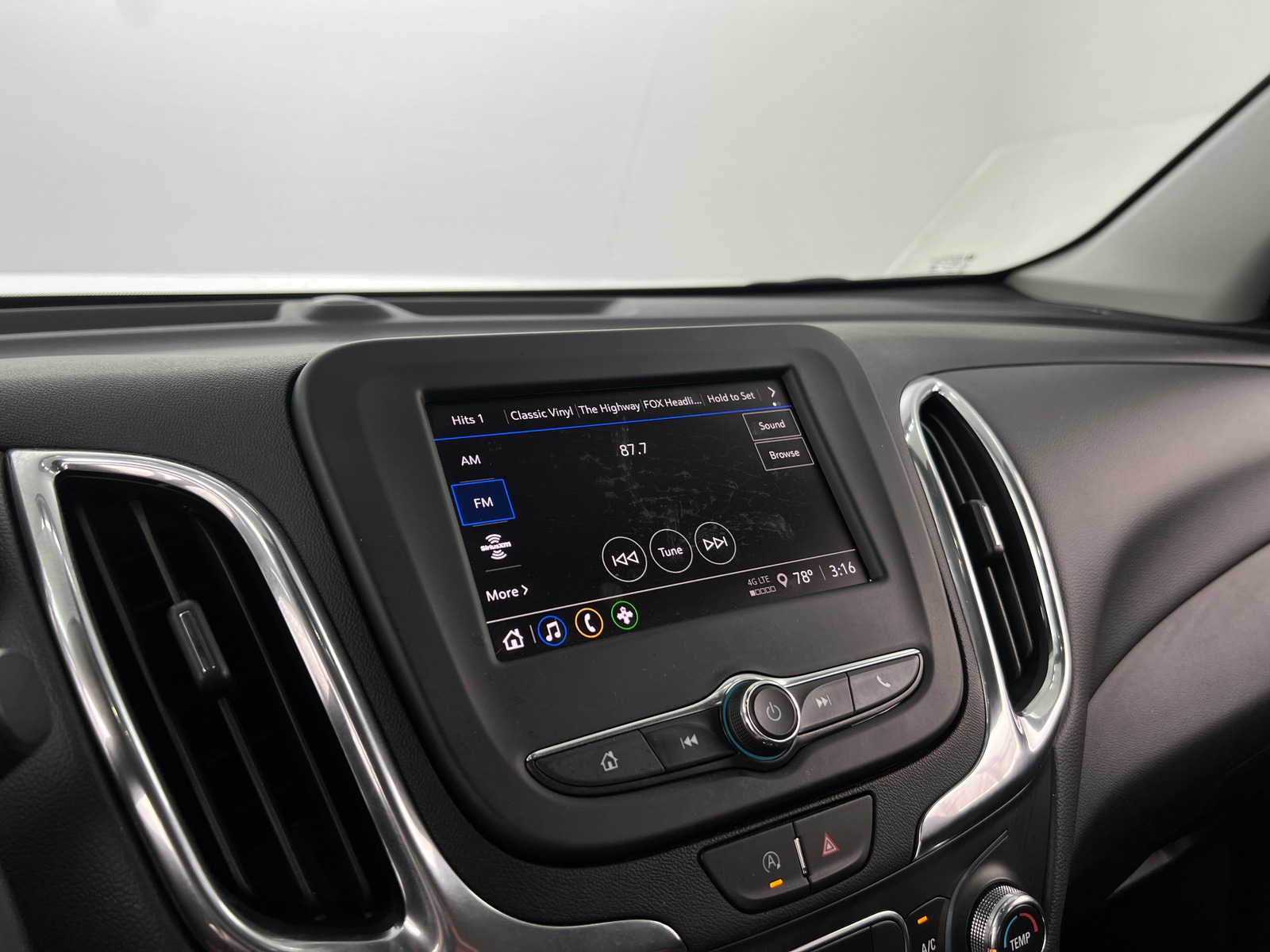 Thumbnail: 2023 Chevrolet Equinox - 4
