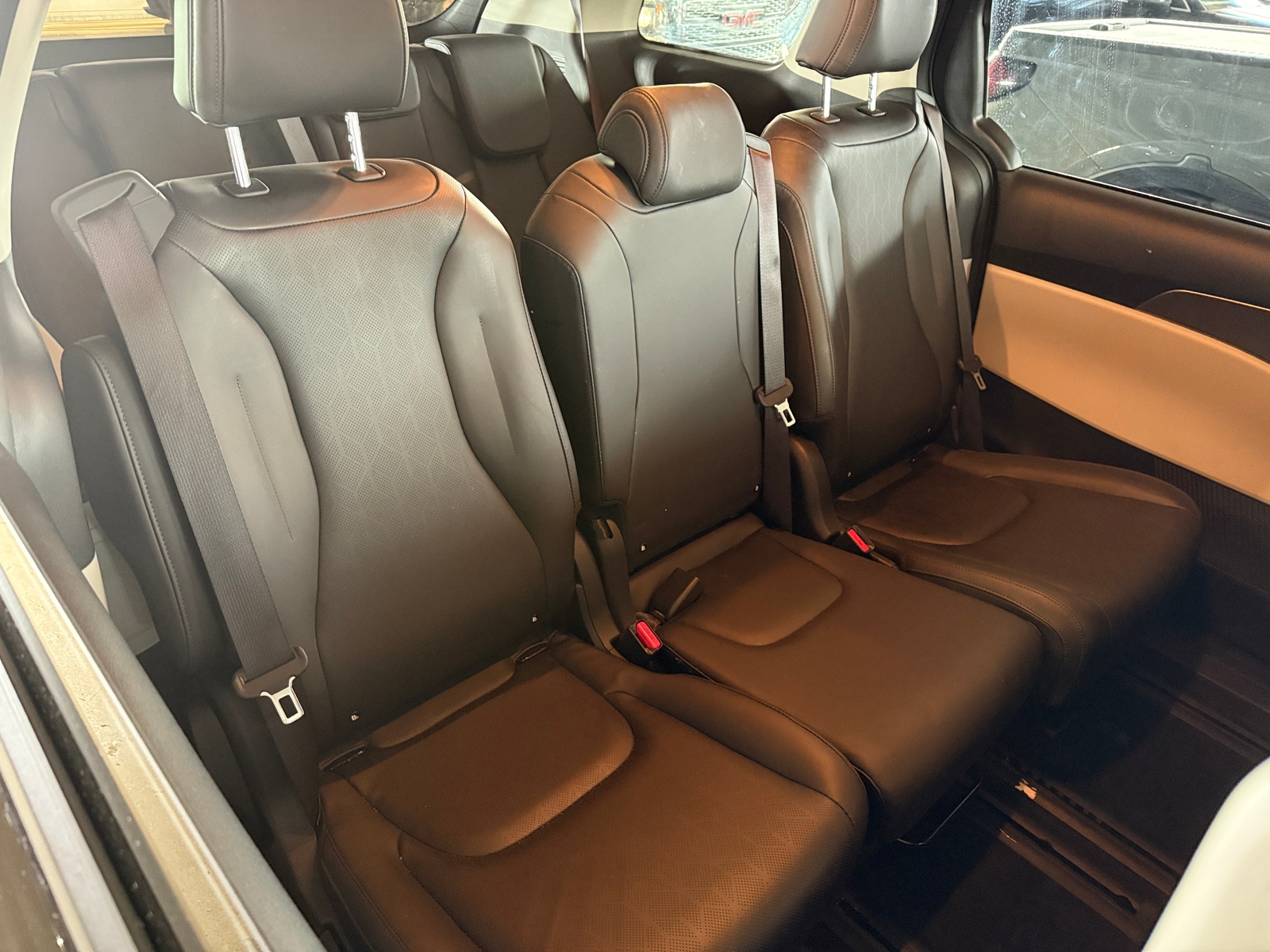 Thumbnail: 2023 Kia Carnival - 5