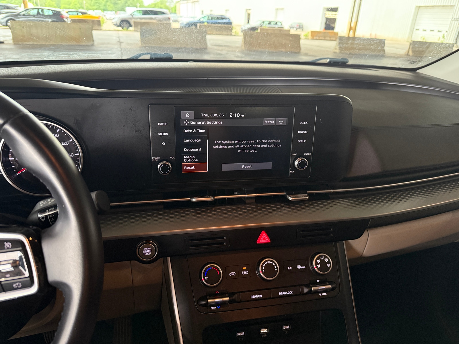 Thumbnail: 2023 Kia Carnival - 3