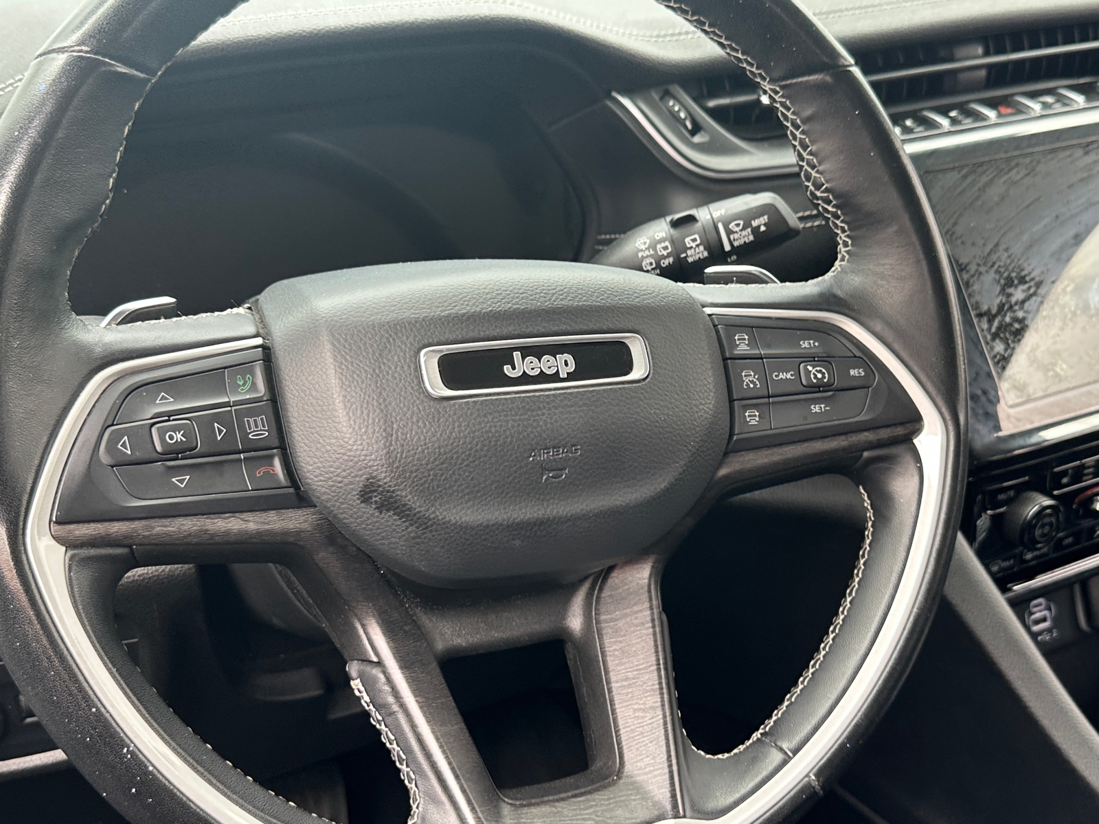 Thumbnail: 2022 Jeep Grand Cherokee L - 4