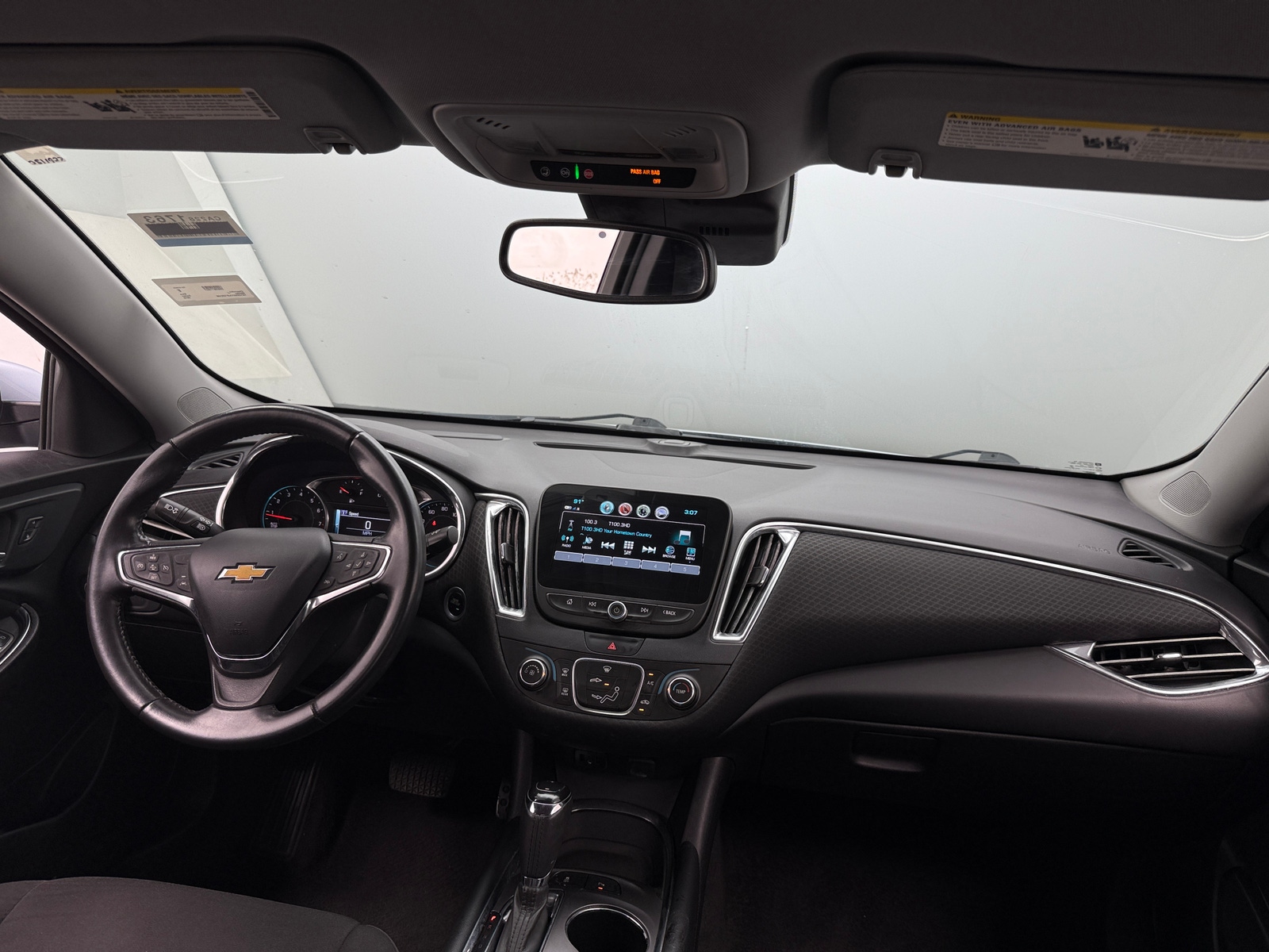 Thumbnail: 2018 Chevrolet Malibu - 3