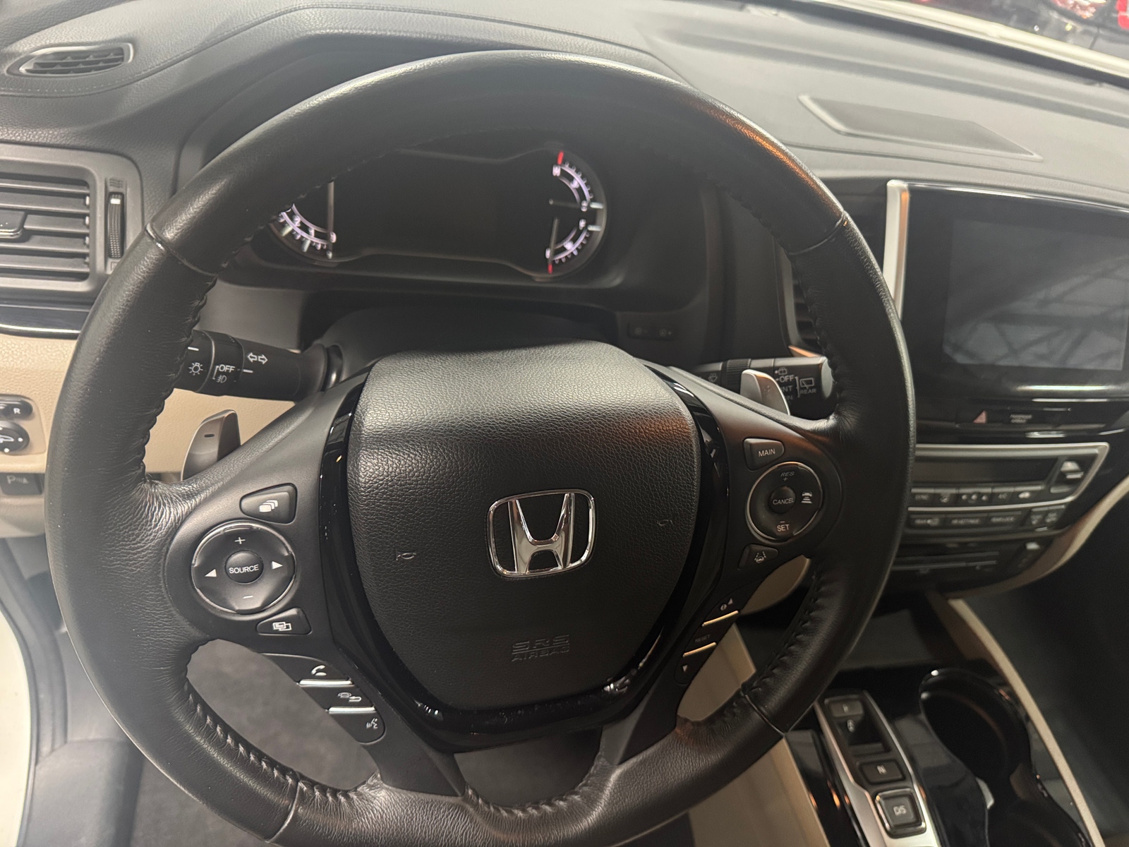 Thumbnail: 2016 Honda Pilot - 4