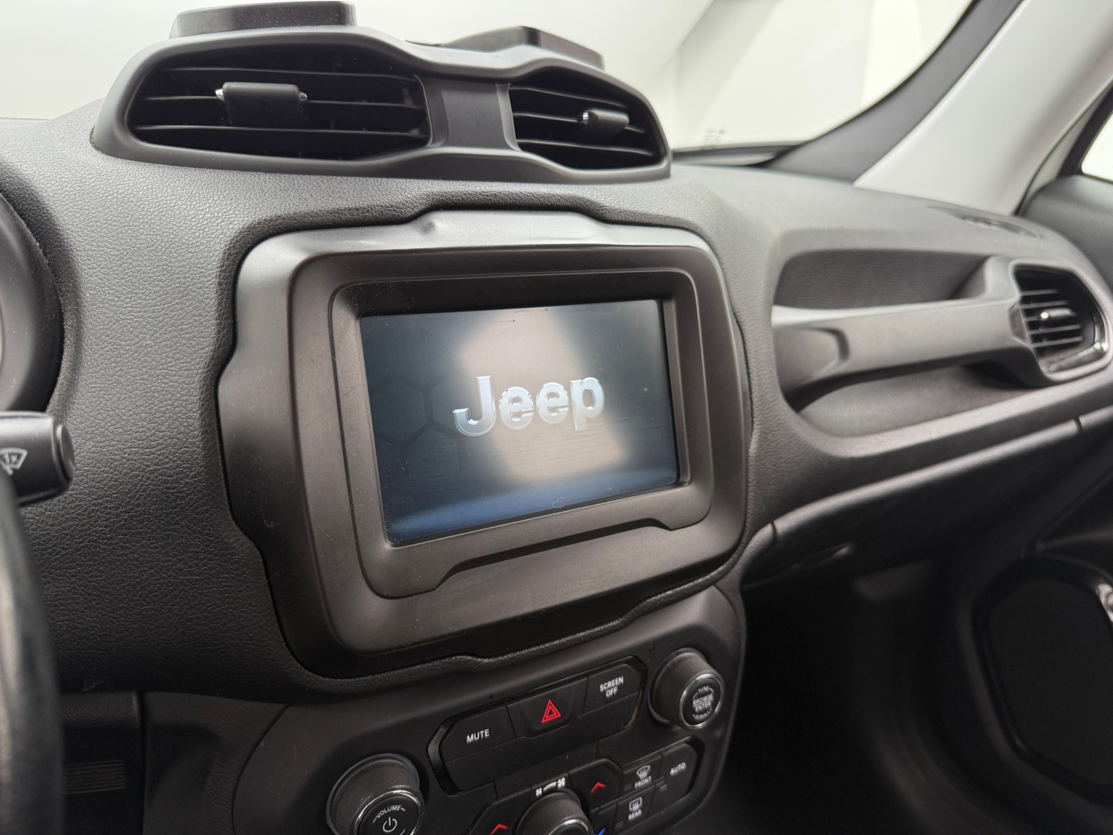 Thumbnail: 2020 Jeep Renegade - 4