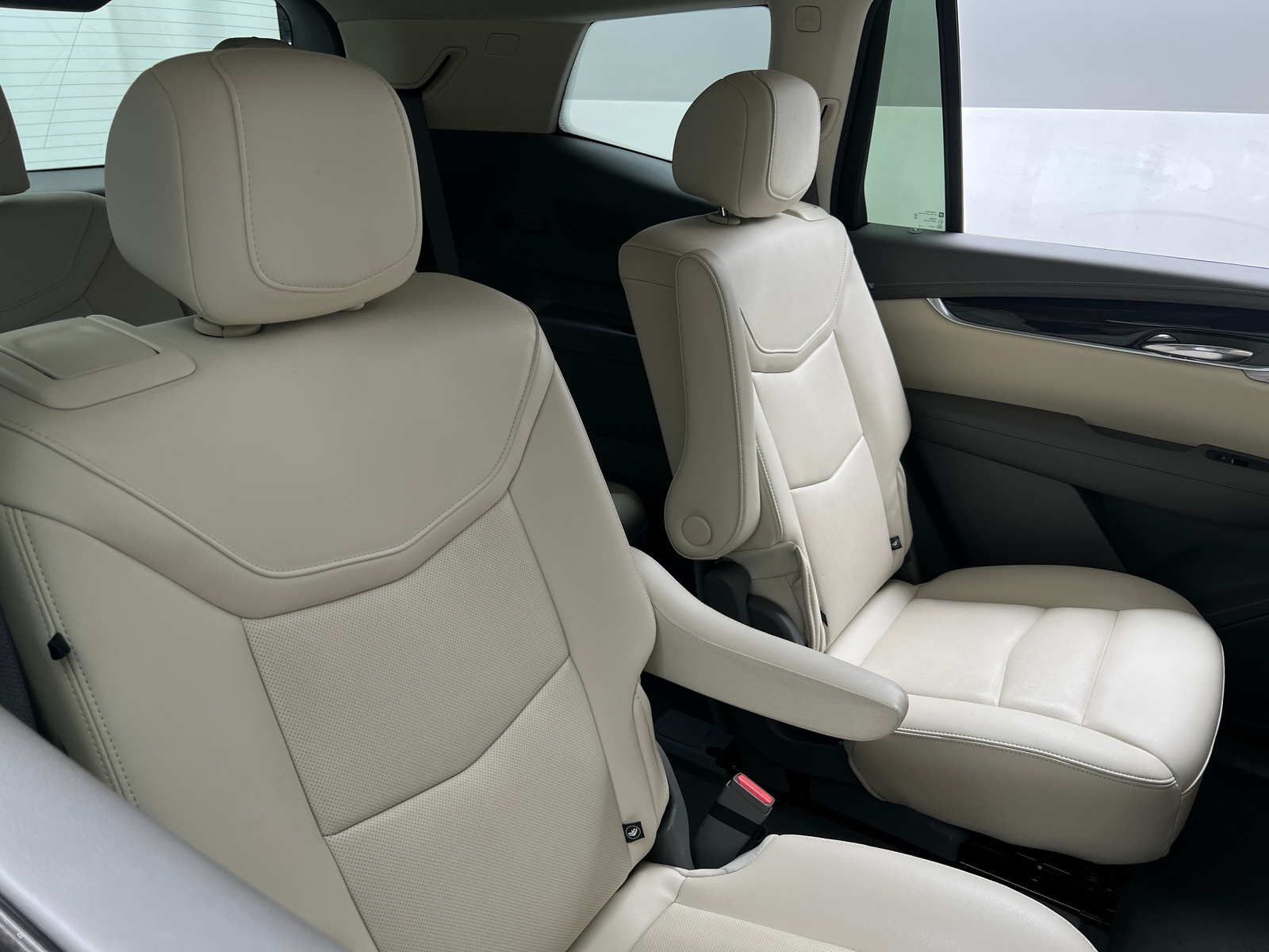 Thumbnail: 2023 Cadillac XT6 - 5