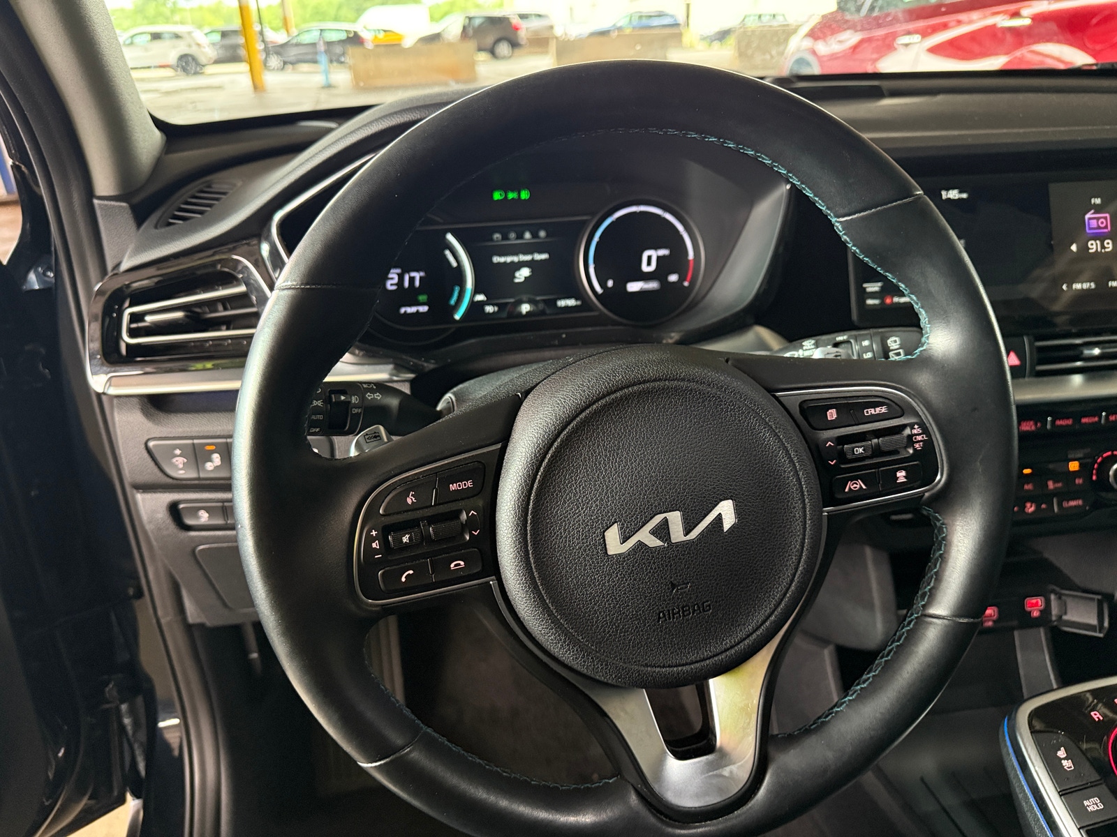 Thumbnail: 2022 Kia Niro - 4