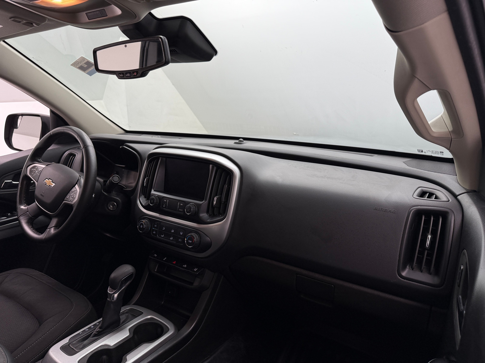 Thumbnail: 2022 Chevrolet Colorado - 3