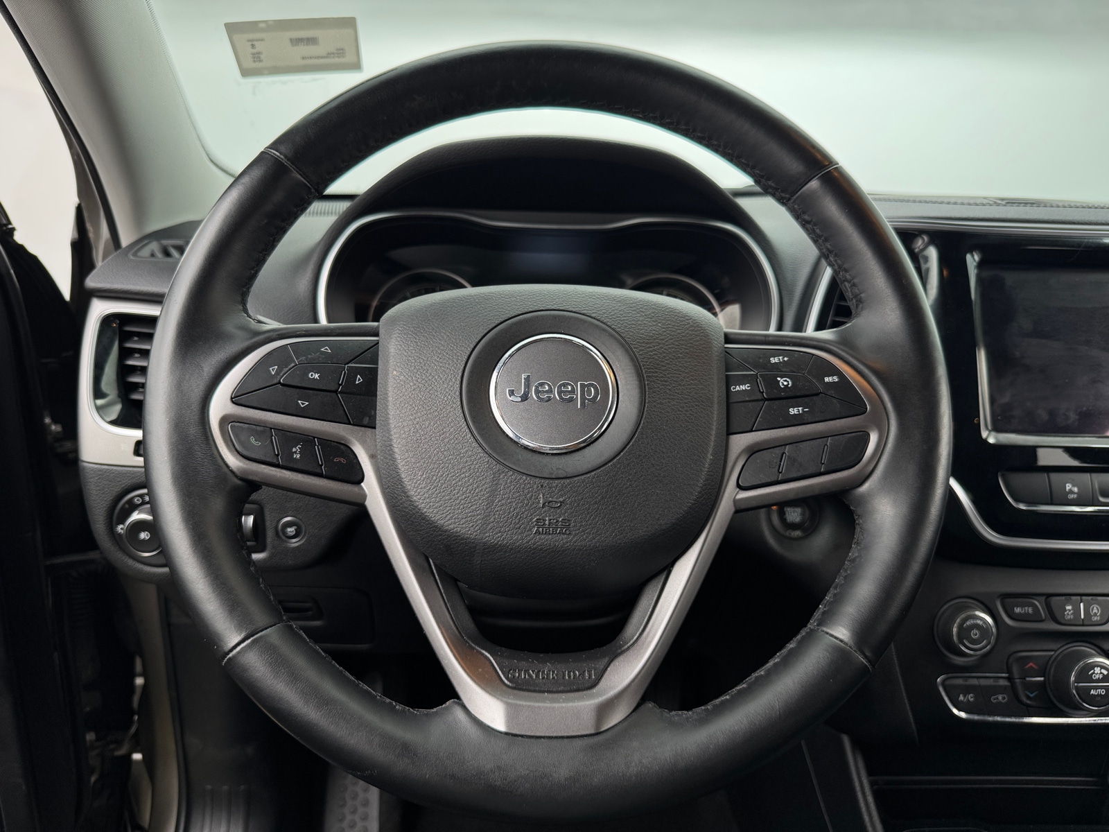 Thumbnail: 2019 Jeep Cherokee - 4