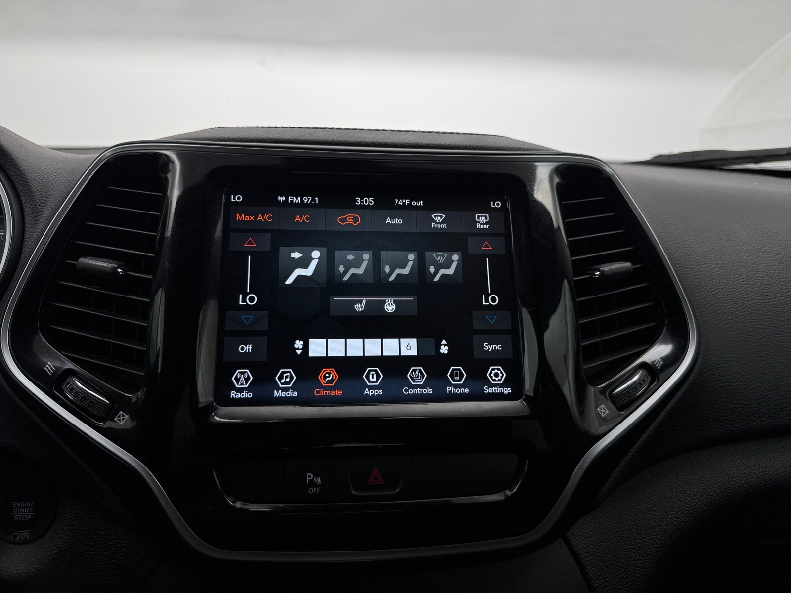 Thumbnail: 2019 Jeep Cherokee - 3