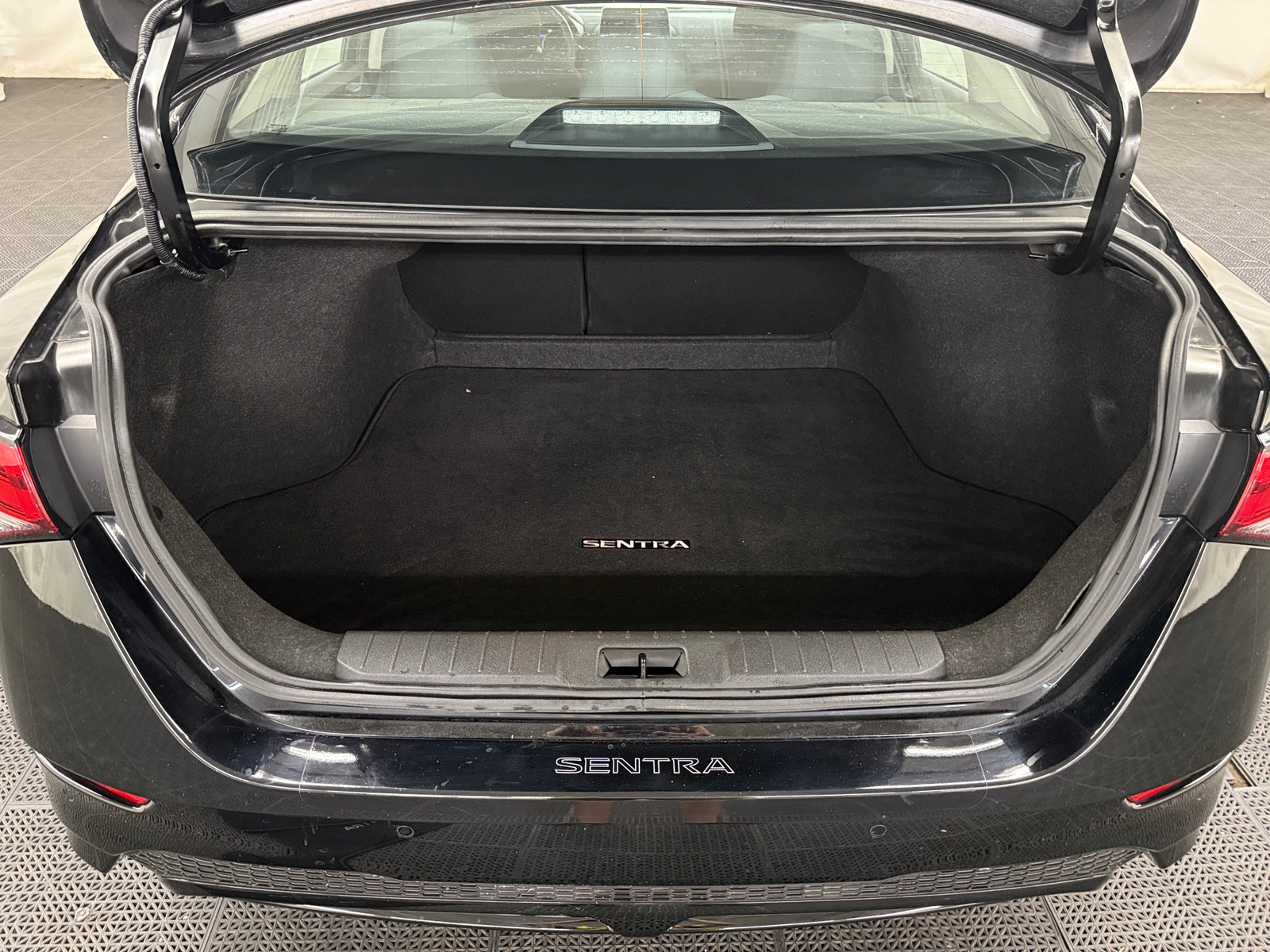 Thumbnail: 2023 Nissan Sentra - 7