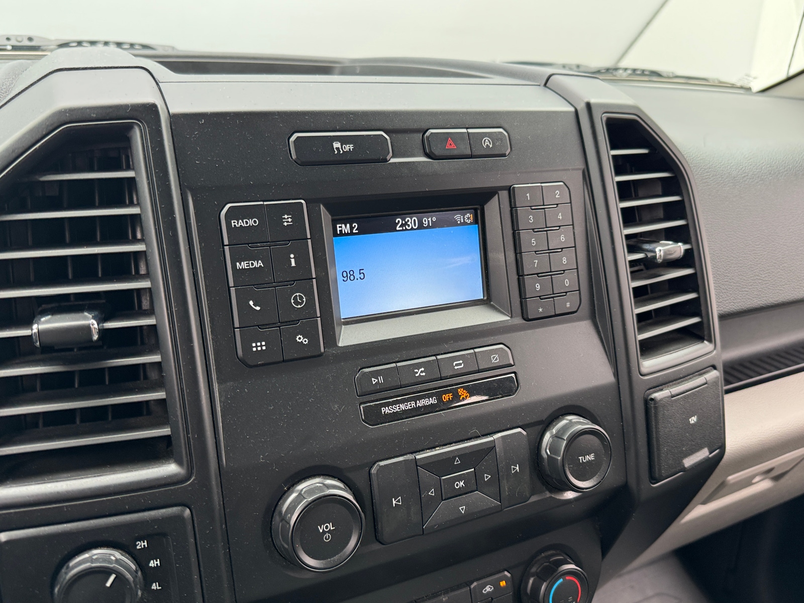 Thumbnail: 2019 Ford Econoline - 4