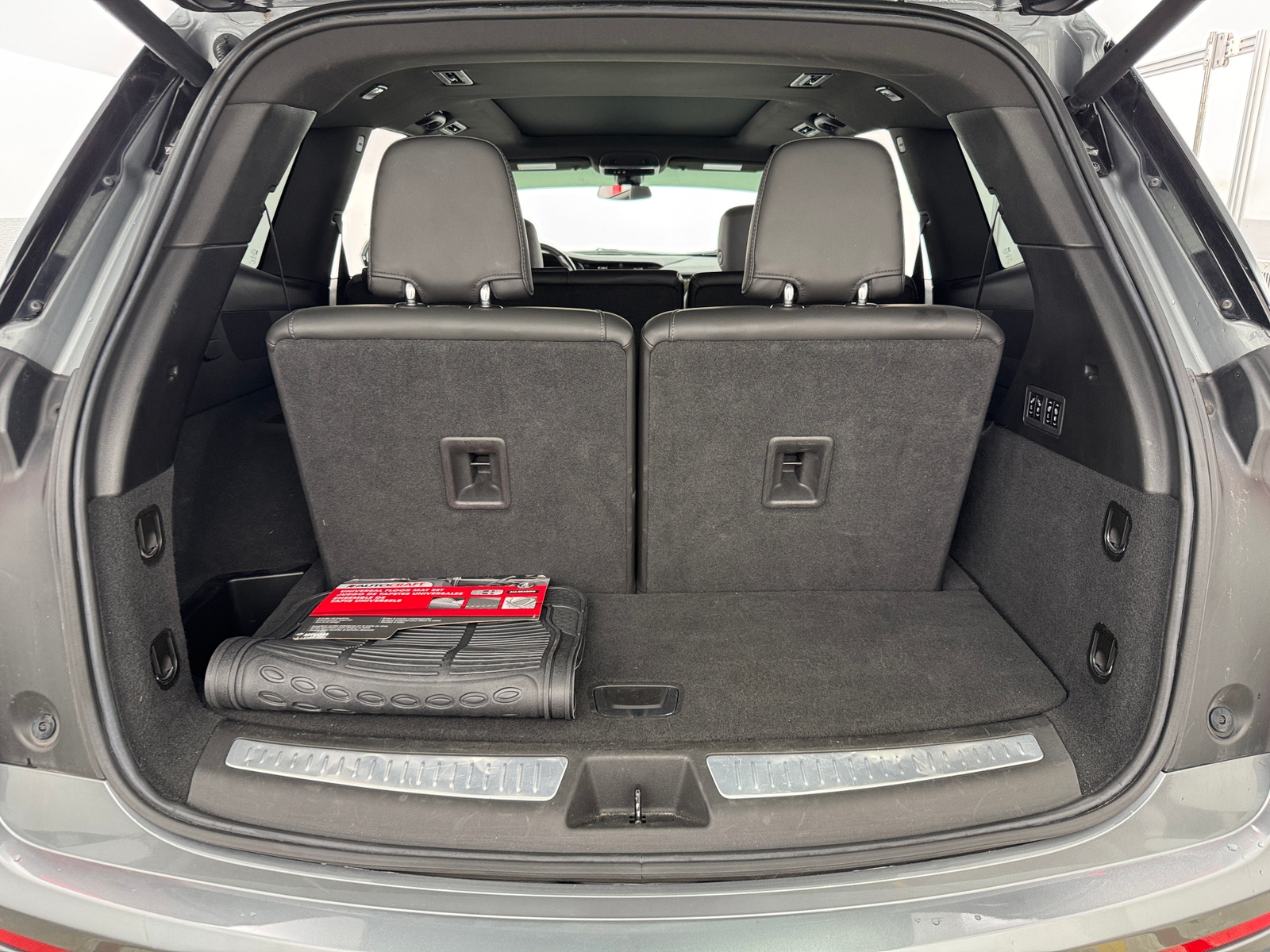 Thumbnail: 2023 Cadillac XT6 - 6