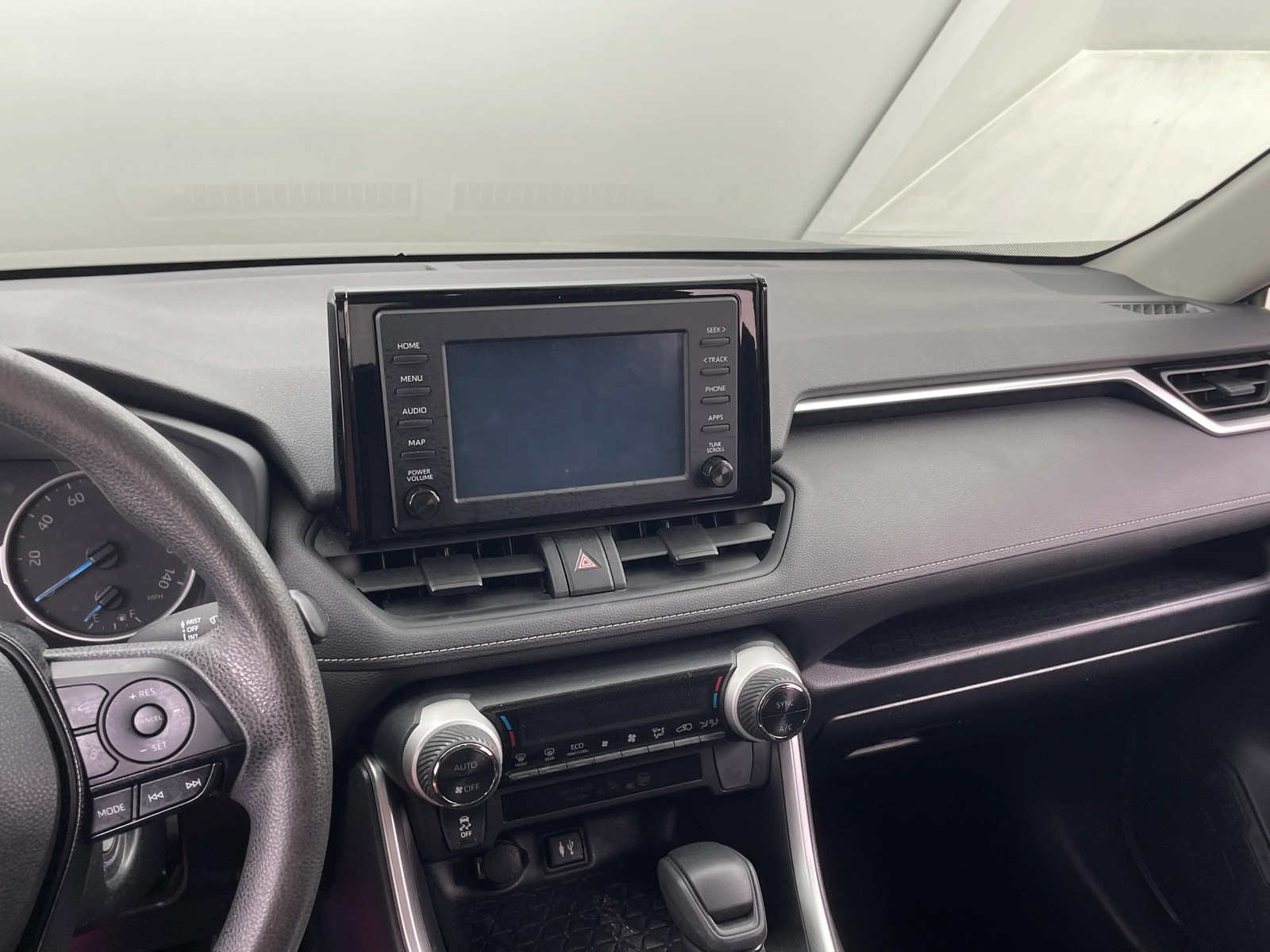 Thumbnail: 2019 Toyota RAV4 - 3