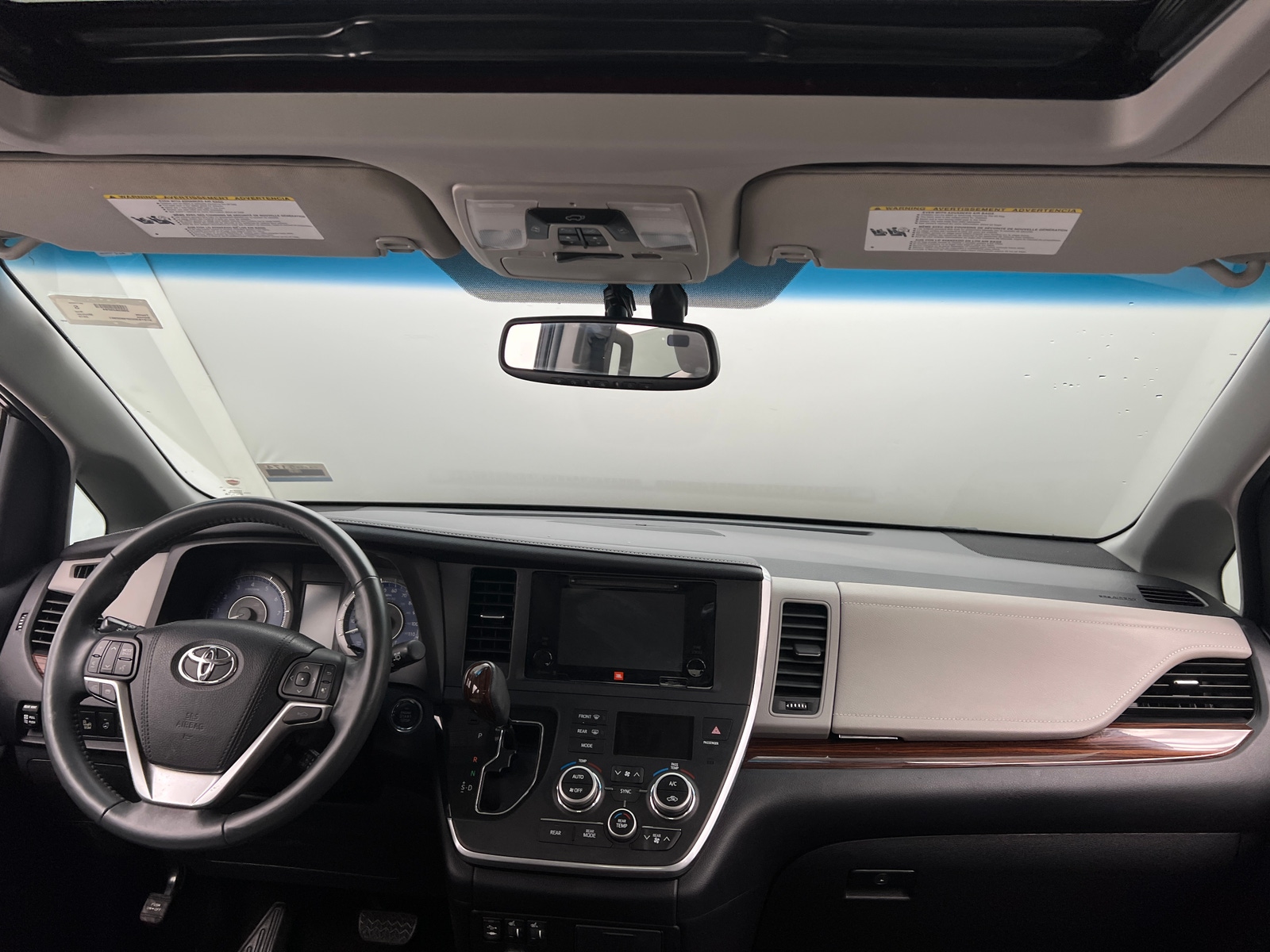 Thumbnail: 2015 Toyota Sienna - 2