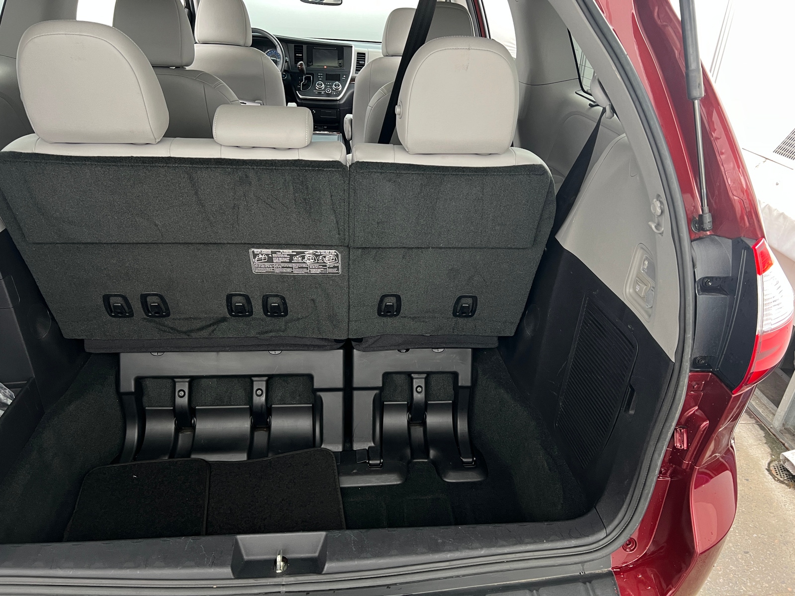 Thumbnail: 2015 Toyota Sienna - 6