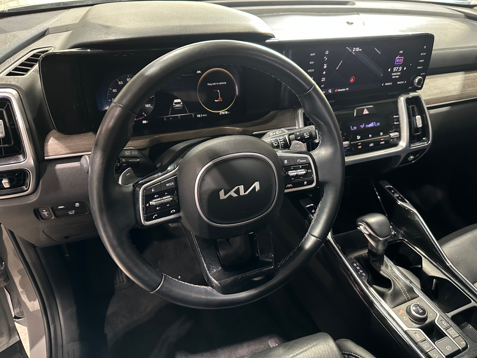Thumbnail: 2022 Kia Sorento - 4