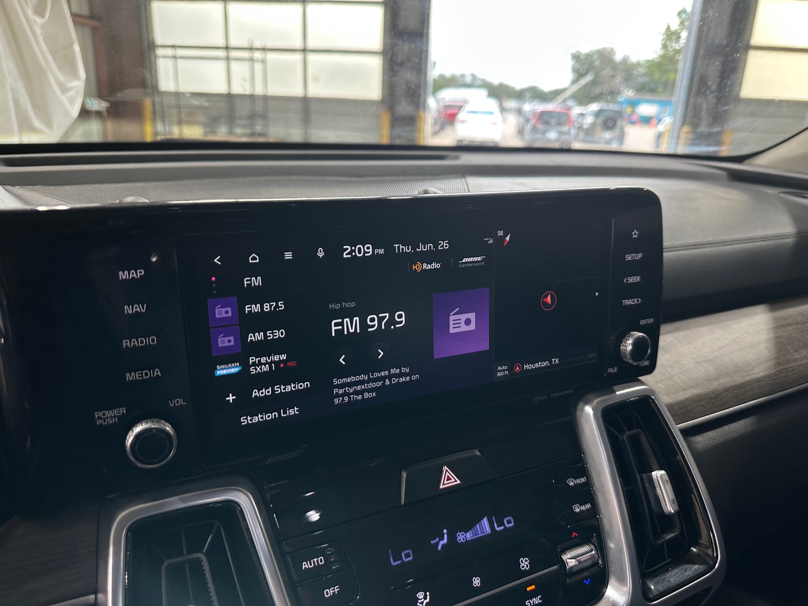 Thumbnail: 2022 Kia Sorento - 3
