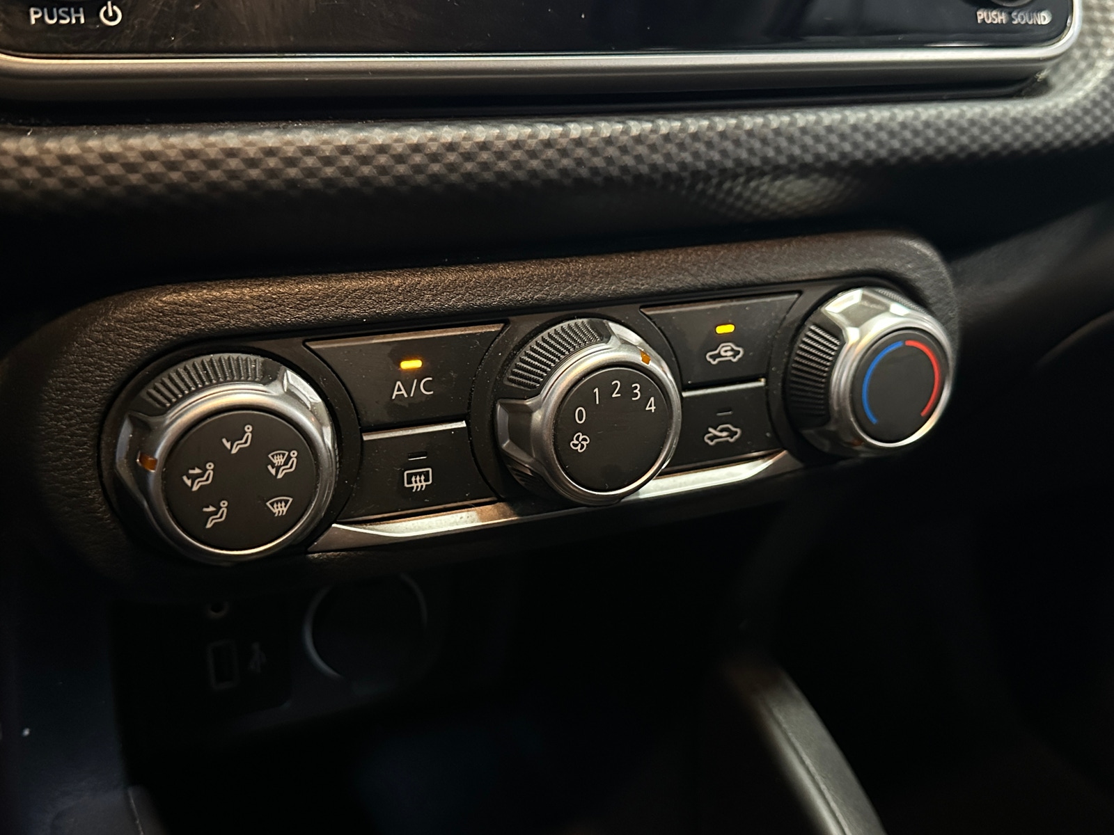 Thumbnail: 2023 Nissan Kicks - 4