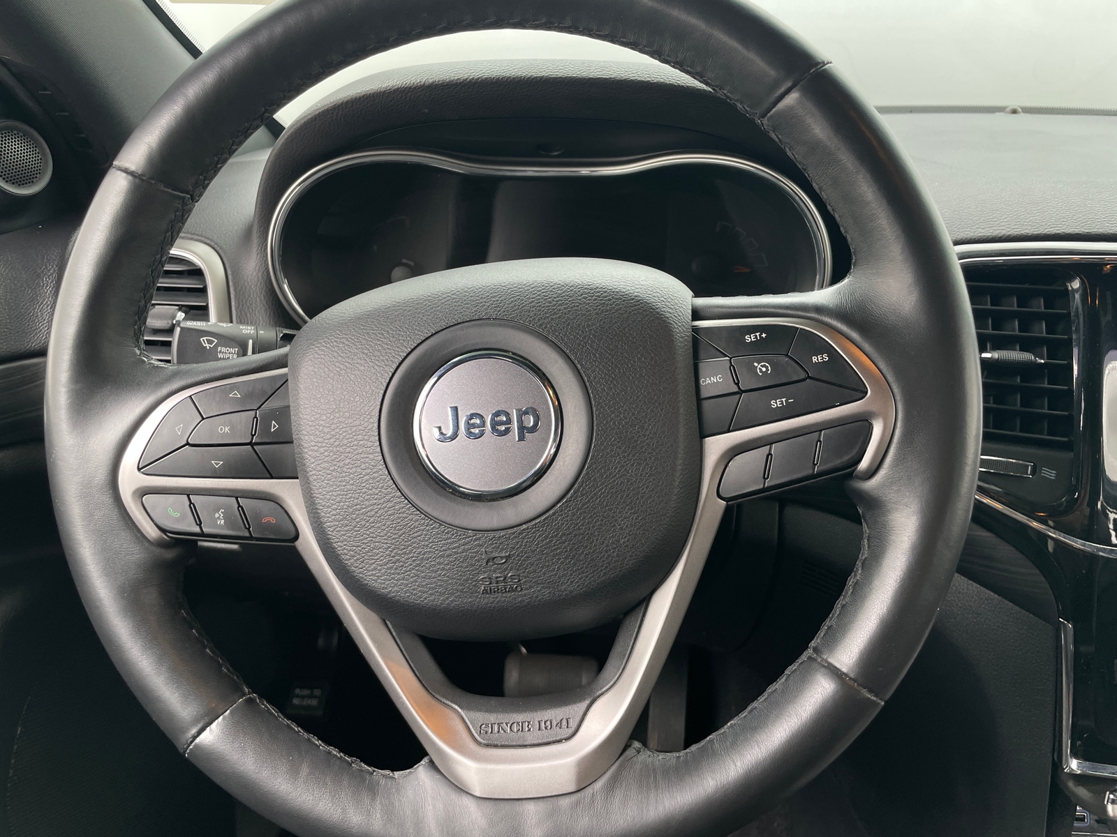 Thumbnail: 2019 Jeep Grand Cherokee - 4