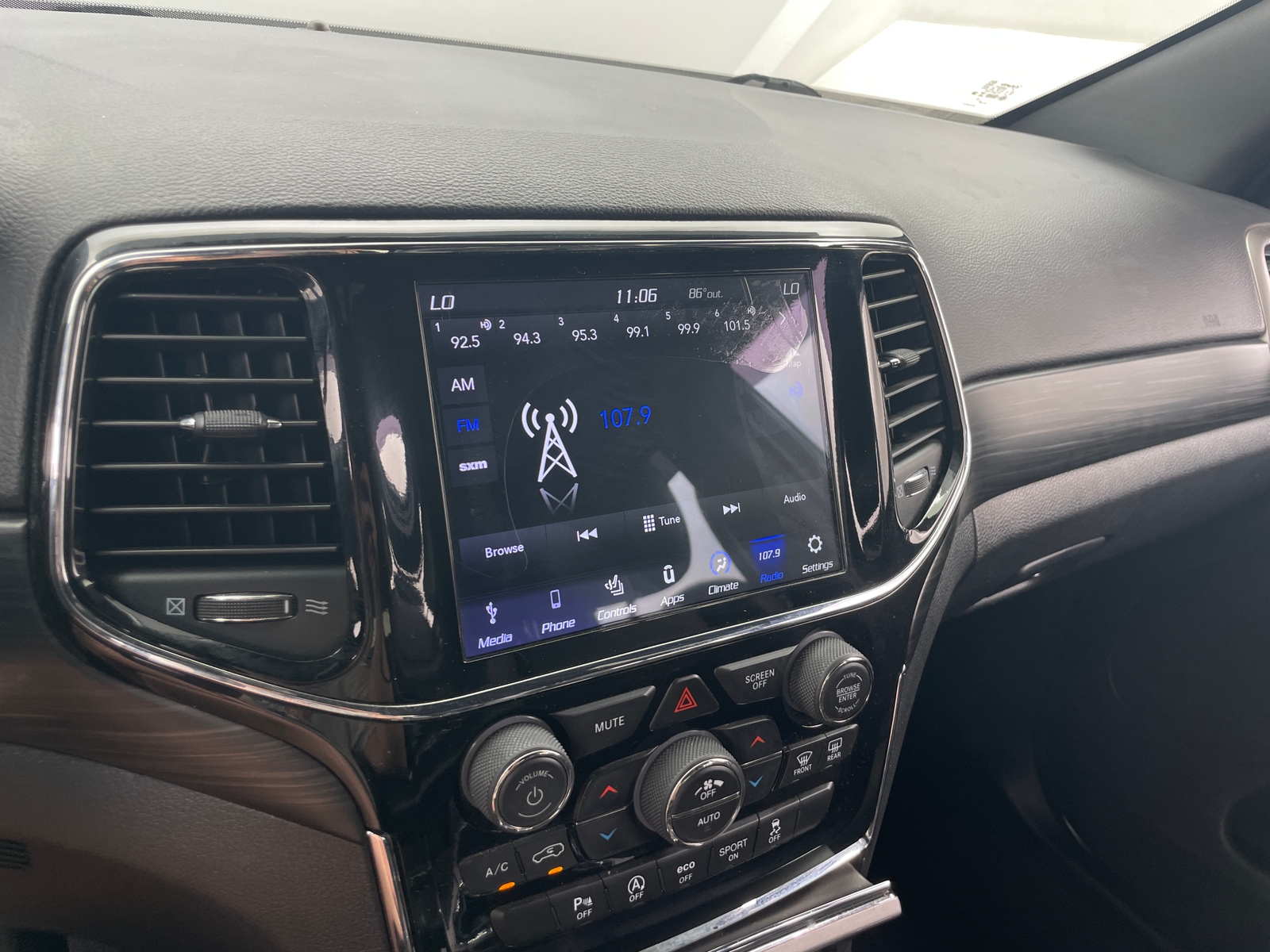 Thumbnail: 2019 Jeep Grand Cherokee - 3