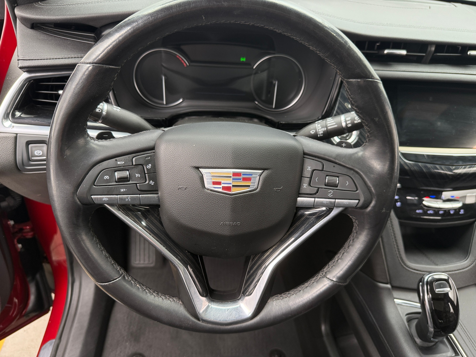 Thumbnail: 2023 Cadillac XT6 - 4