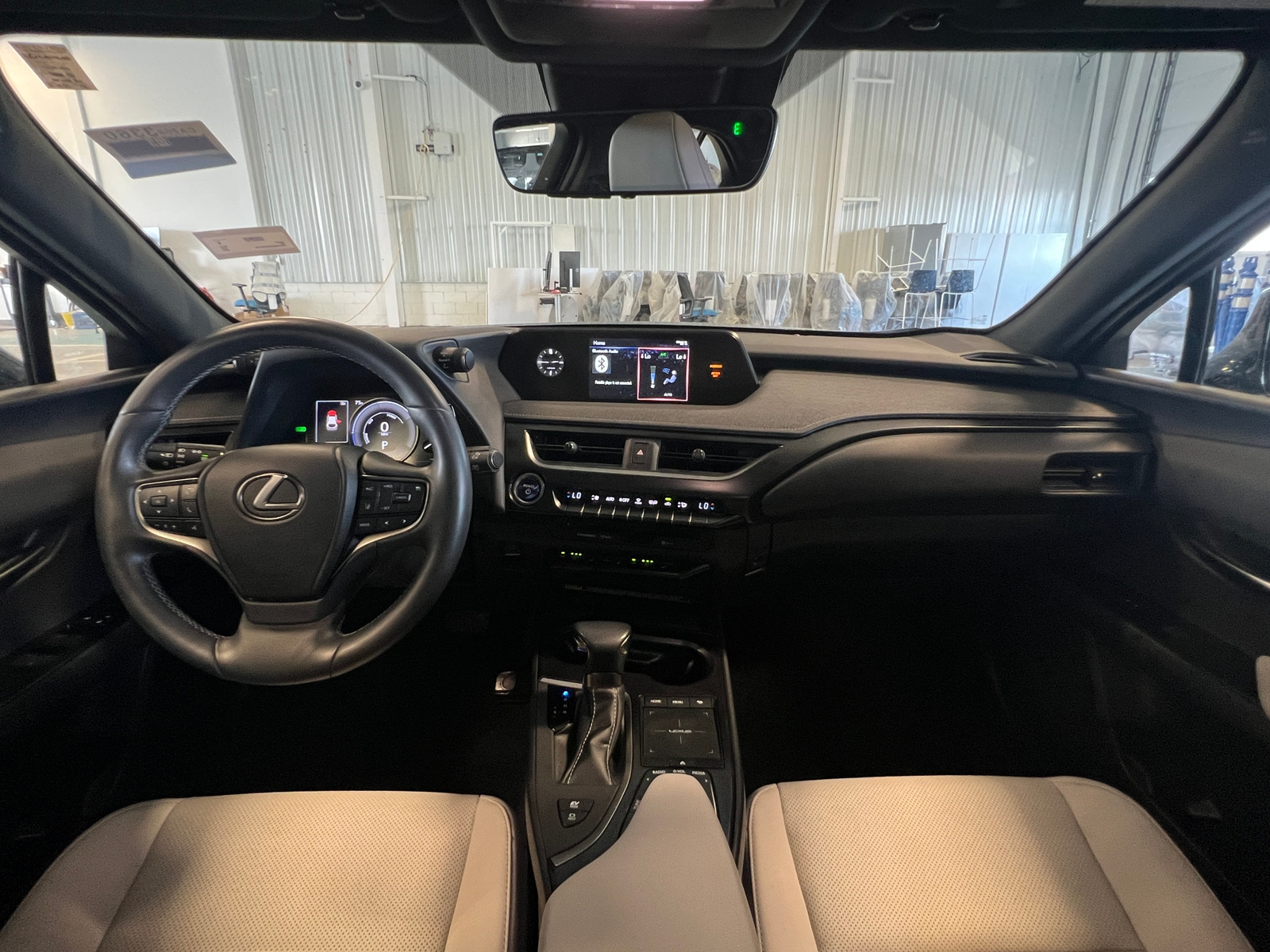 Thumbnail: 2022 Lexus UX - 2