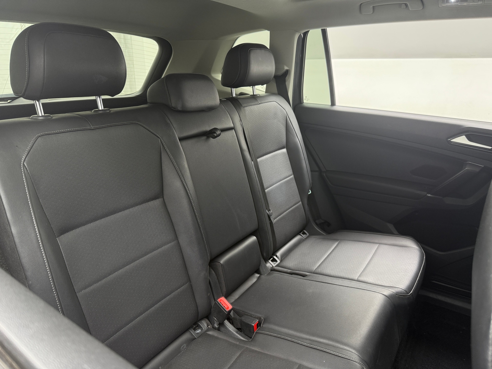 Thumbnail: 2018 Volkswagen Tiguan - 5