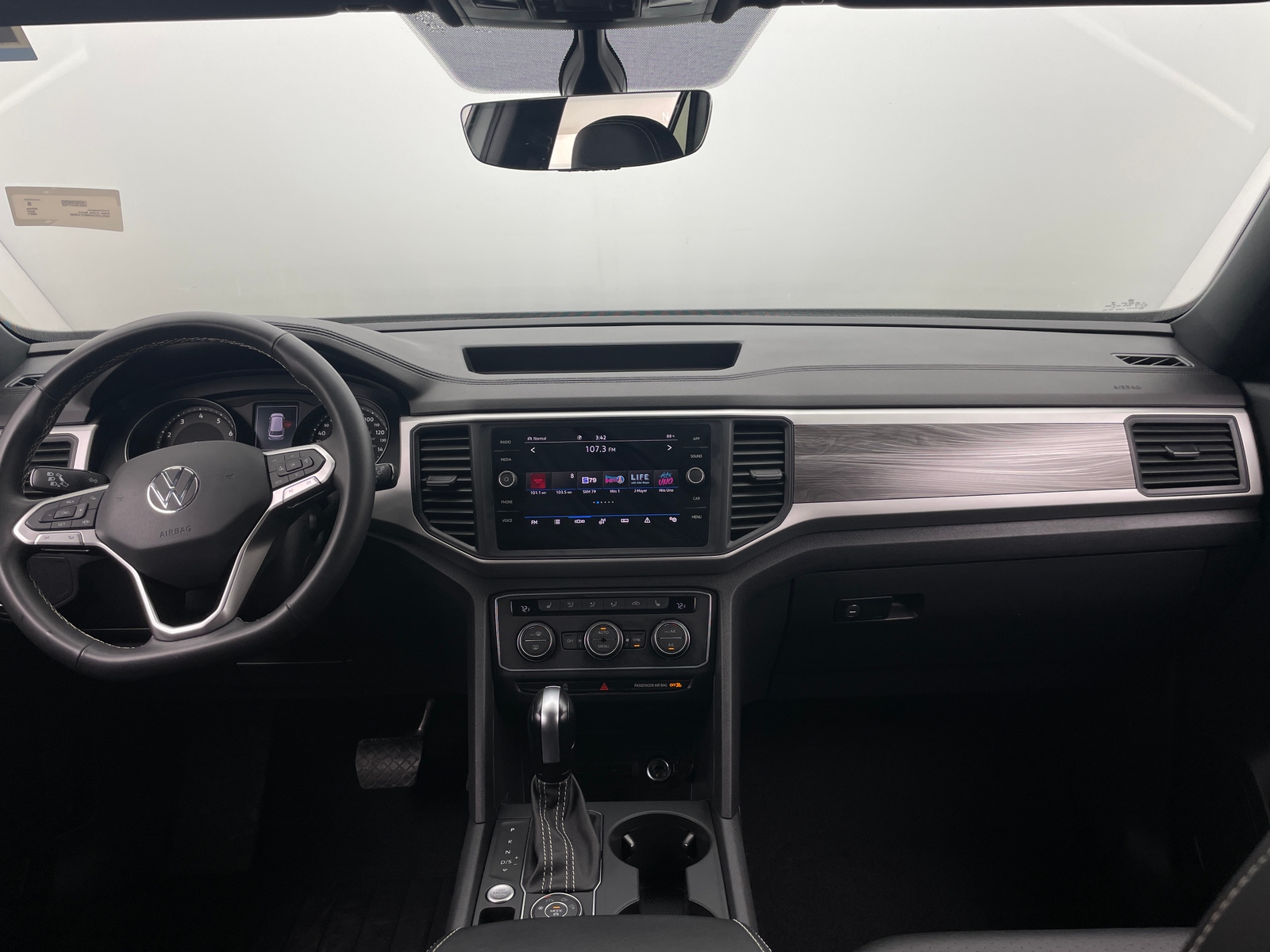 Thumbnail: 2021 Volkswagen Atlas - 2