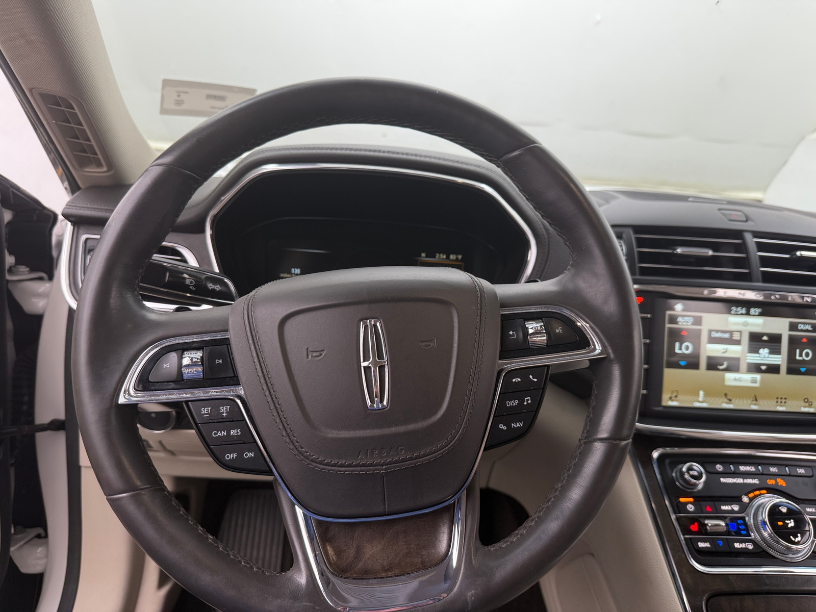 Thumbnail: 2017 Lincoln Continental - 4