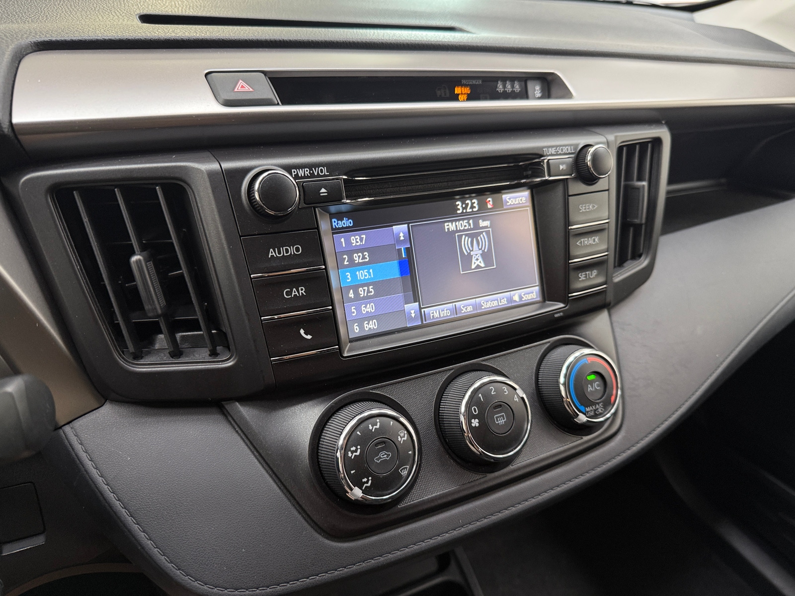 Thumbnail: 2017 Toyota RAV4 - 4