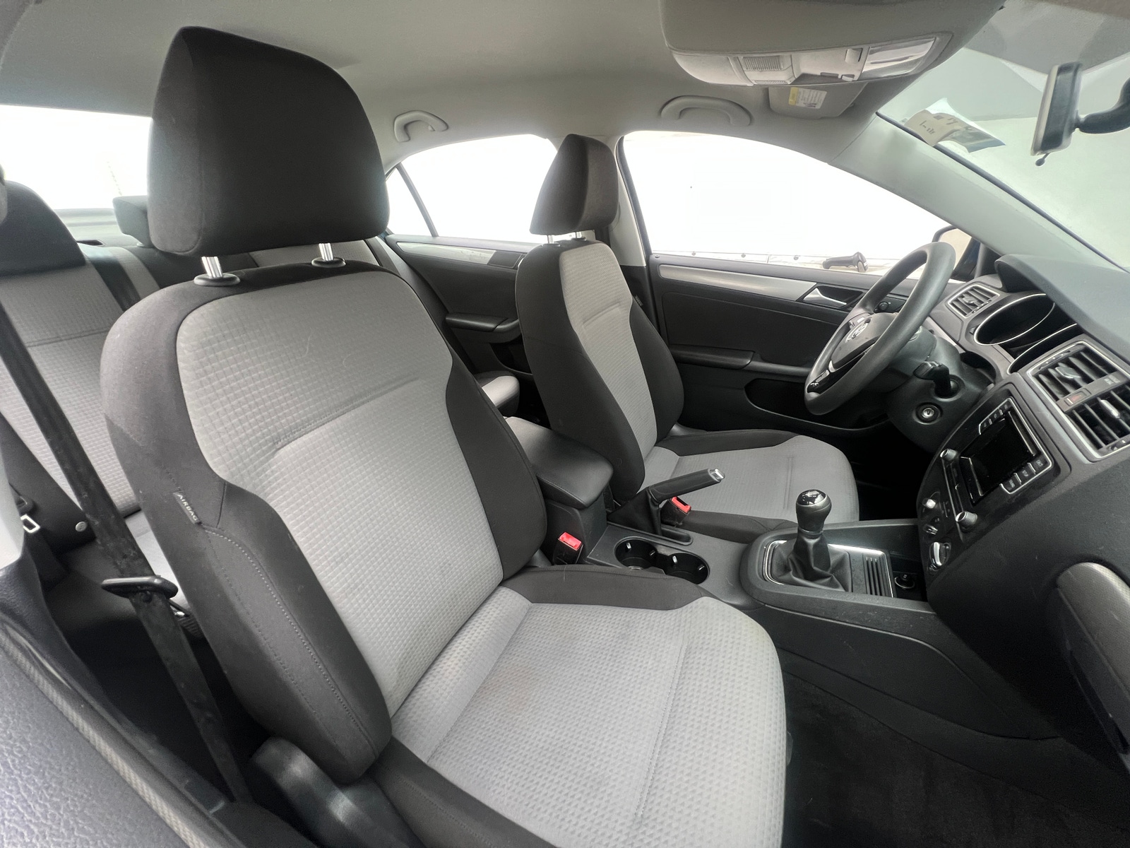Thumbnail: 2017 Volkswagen Jetta - 2