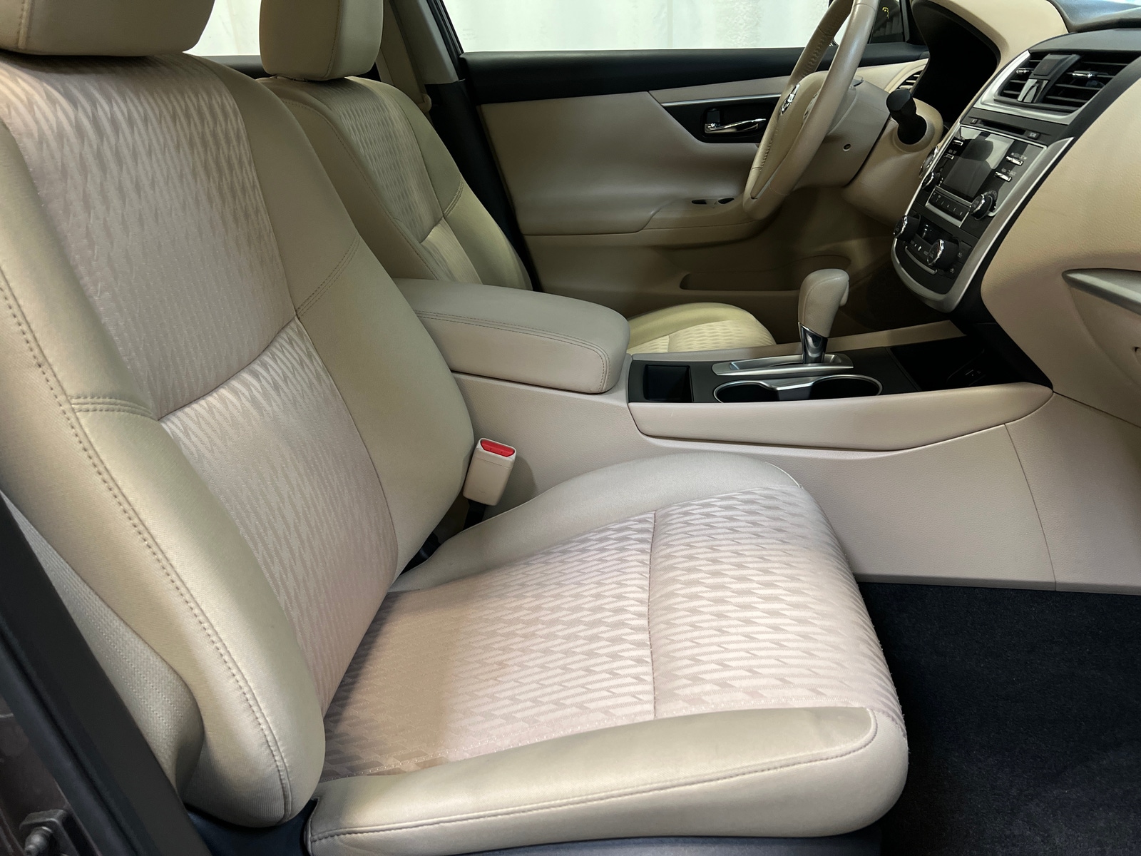 Thumbnail: 2016 Nissan Altima - 2